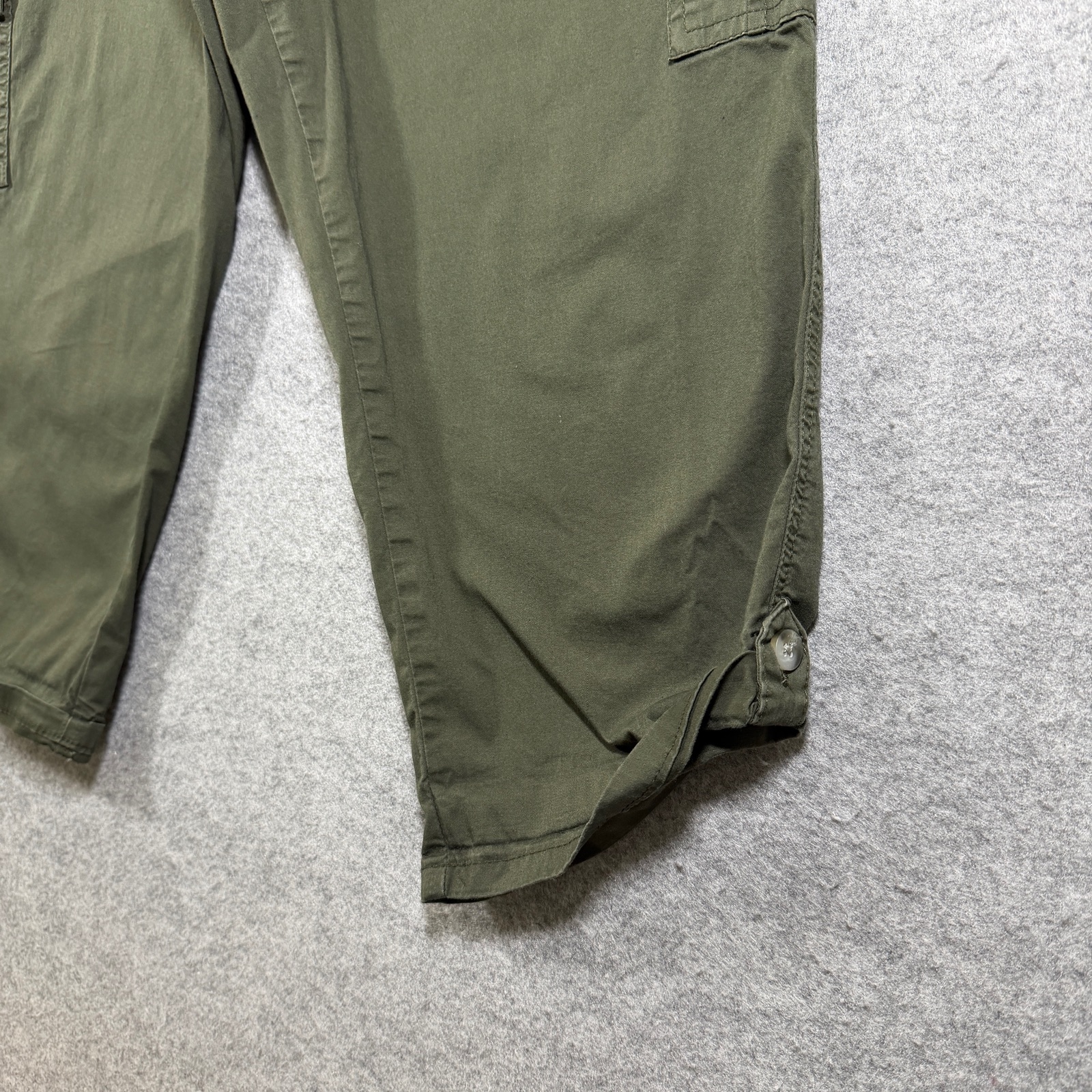 Lee Cargo Pants Womens 16 Medium Olive Green Relaxed Fit Mid Rise Capri Crop thumbnail 5