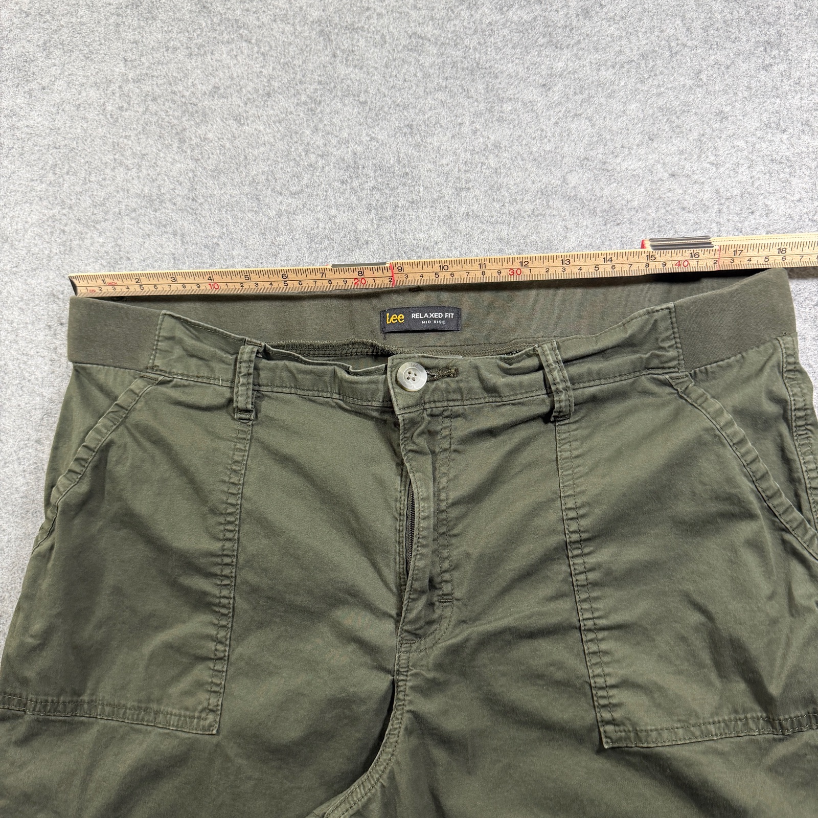 Lee Cargo Pants Womens 16 Medium Olive Green Relaxed Fit Mid Rise Capri Crop thumbnail 6
