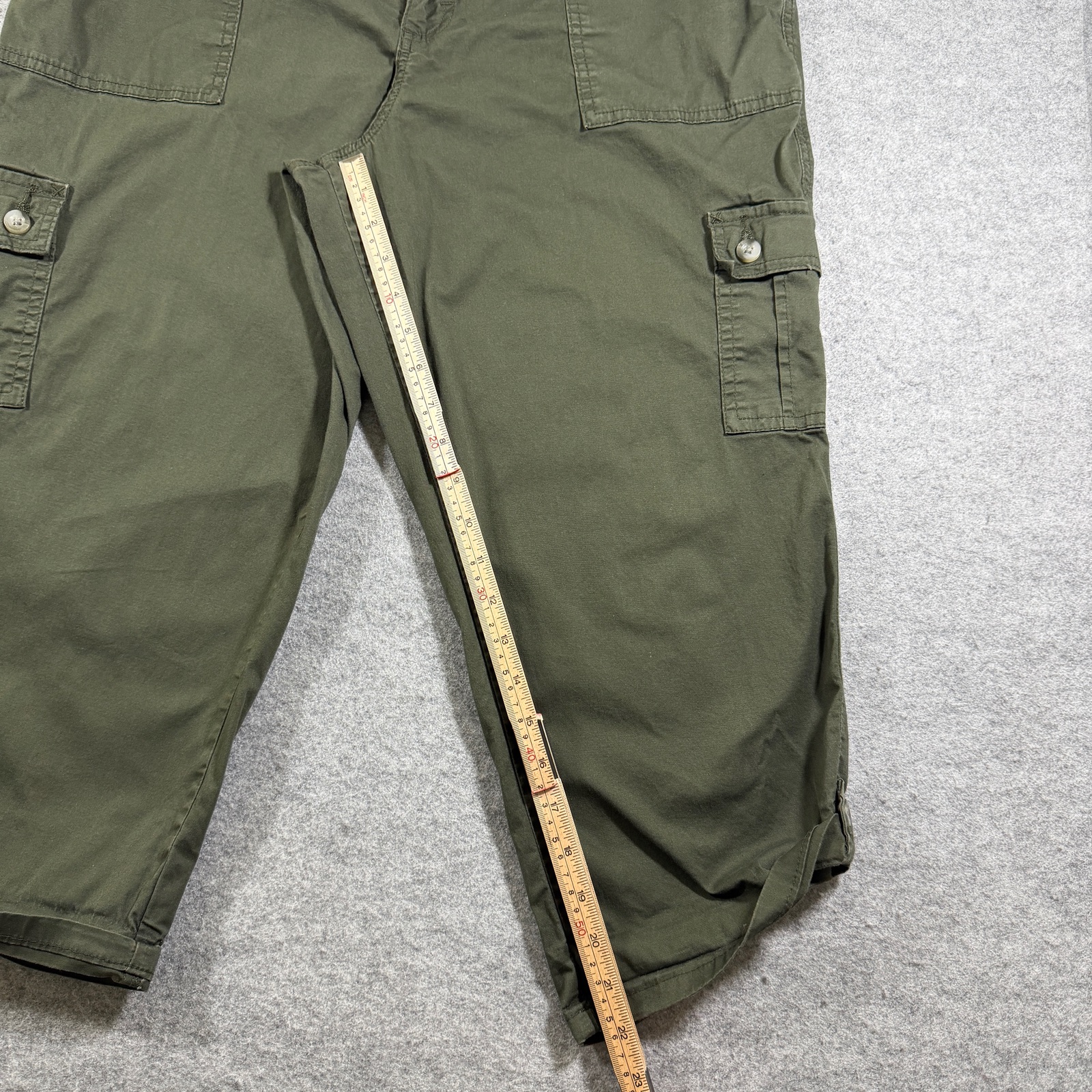 Lee Cargo Pants Womens 16 Medium Olive Green Relaxed Fit Mid Rise Capri Crop thumbnail 7