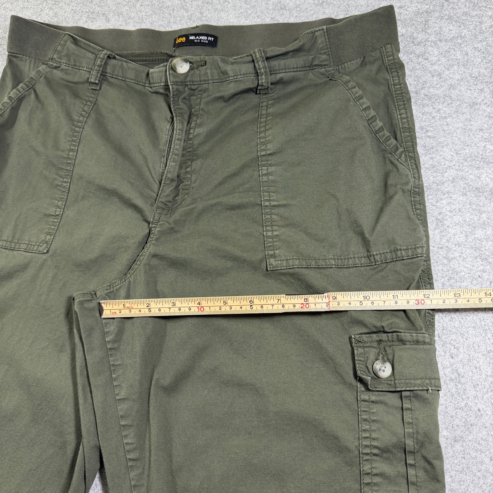 Lee Cargo Pants Womens 16 Medium Olive Green Relaxed Fit Mid Rise Capri Crop thumbnail 8