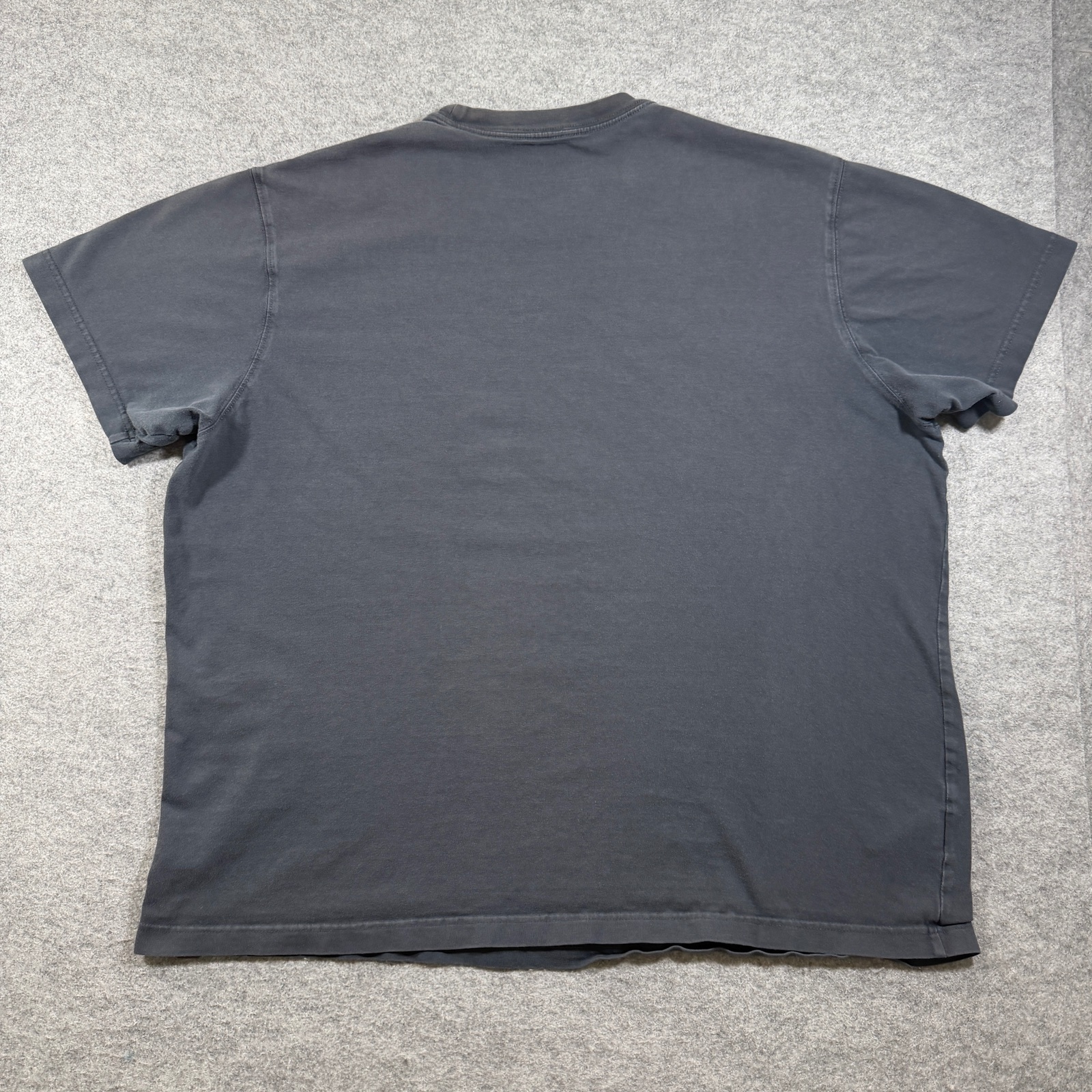 Eddie Bauer Legend Wash T Shirt Mens XL Faded Black Crew Neck Logo Patch Casual thumbnail 2
