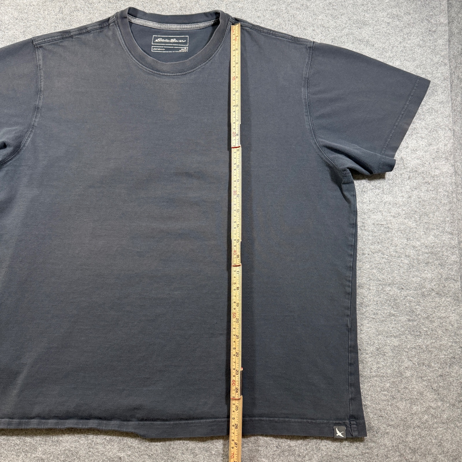 Eddie Bauer Legend Wash T Shirt Mens XL Faded Black Crew Neck Logo Patch Casual thumbnail 8