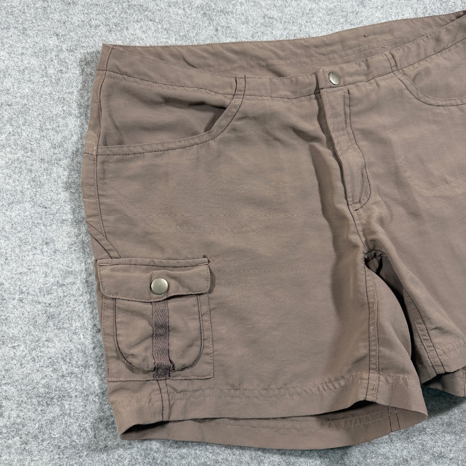 Magellan Cargo Shorts Womens 10 Taupe Brown Snap and Zip Pockets Hiking Outdoor thumbnail 3