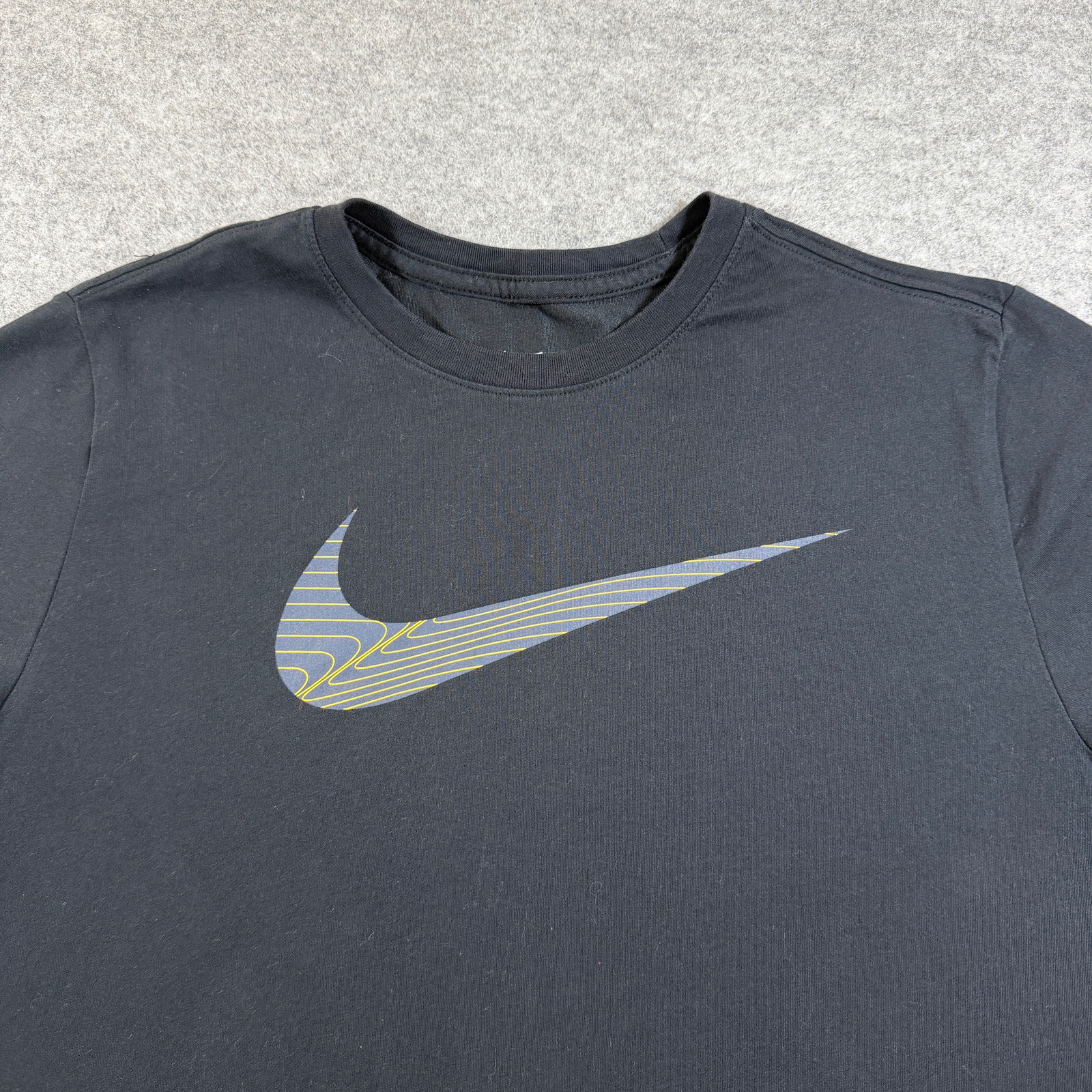 Nike T Shirt Mens L Black Center Swoosh Graphic Logo Crewneck Cotton Casual Tee thumbnail 3