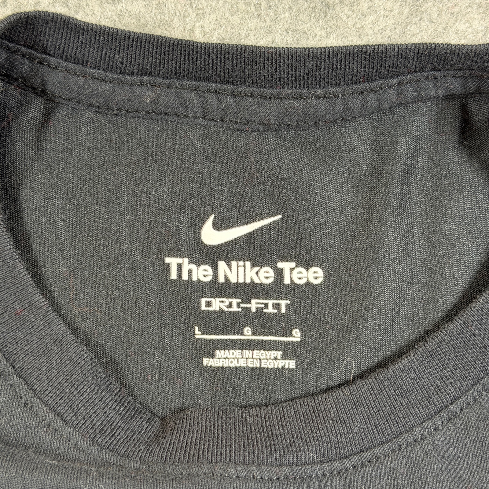 Nike T Shirt Mens L Black Center Swoosh Graphic Logo Crewneck Cotton Casual Tee thumbnail 4