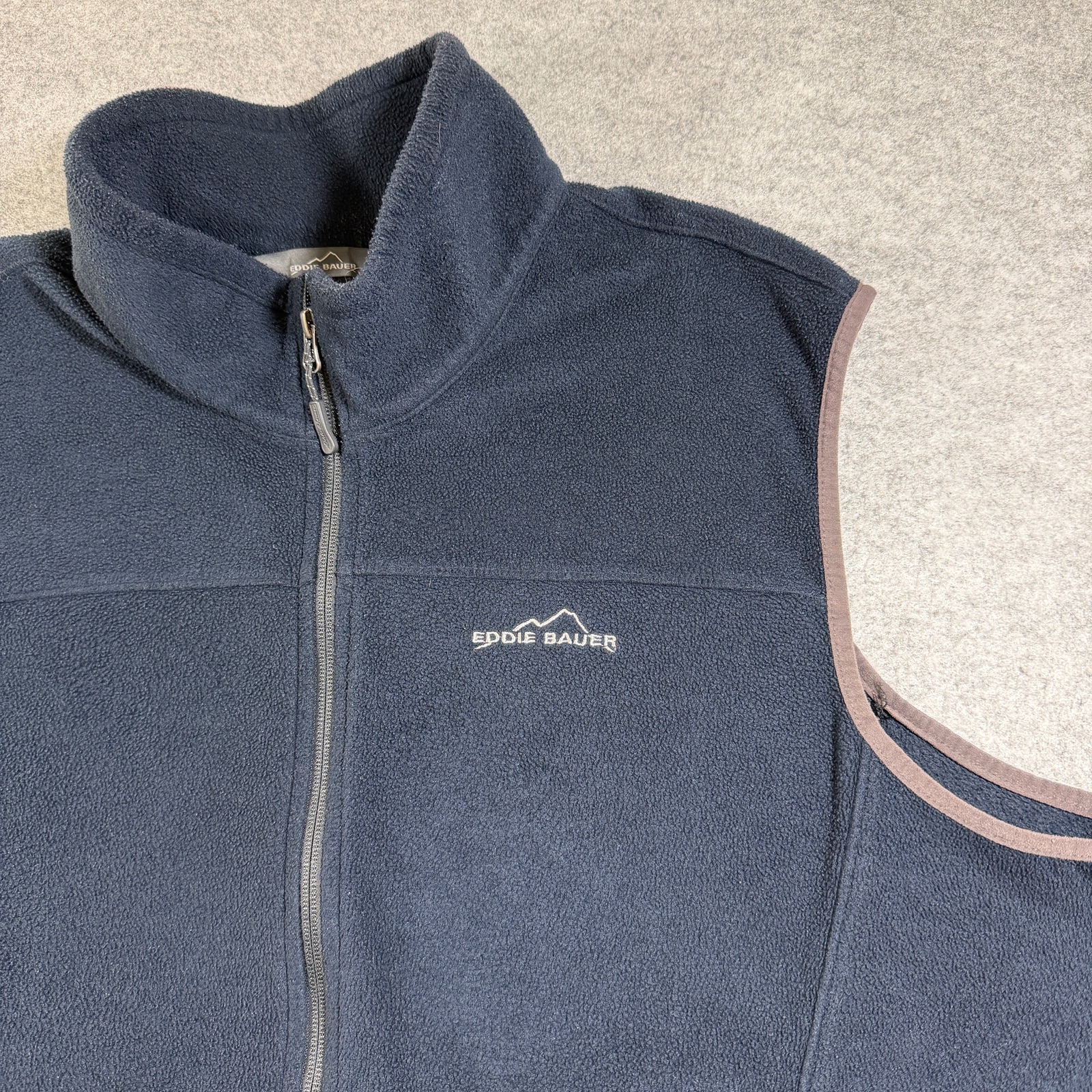 Eddie Bauer Fleece Vest Mens 2XL Navy Full Zip Outdoor Hiking Camping Pockets thumbnail 3