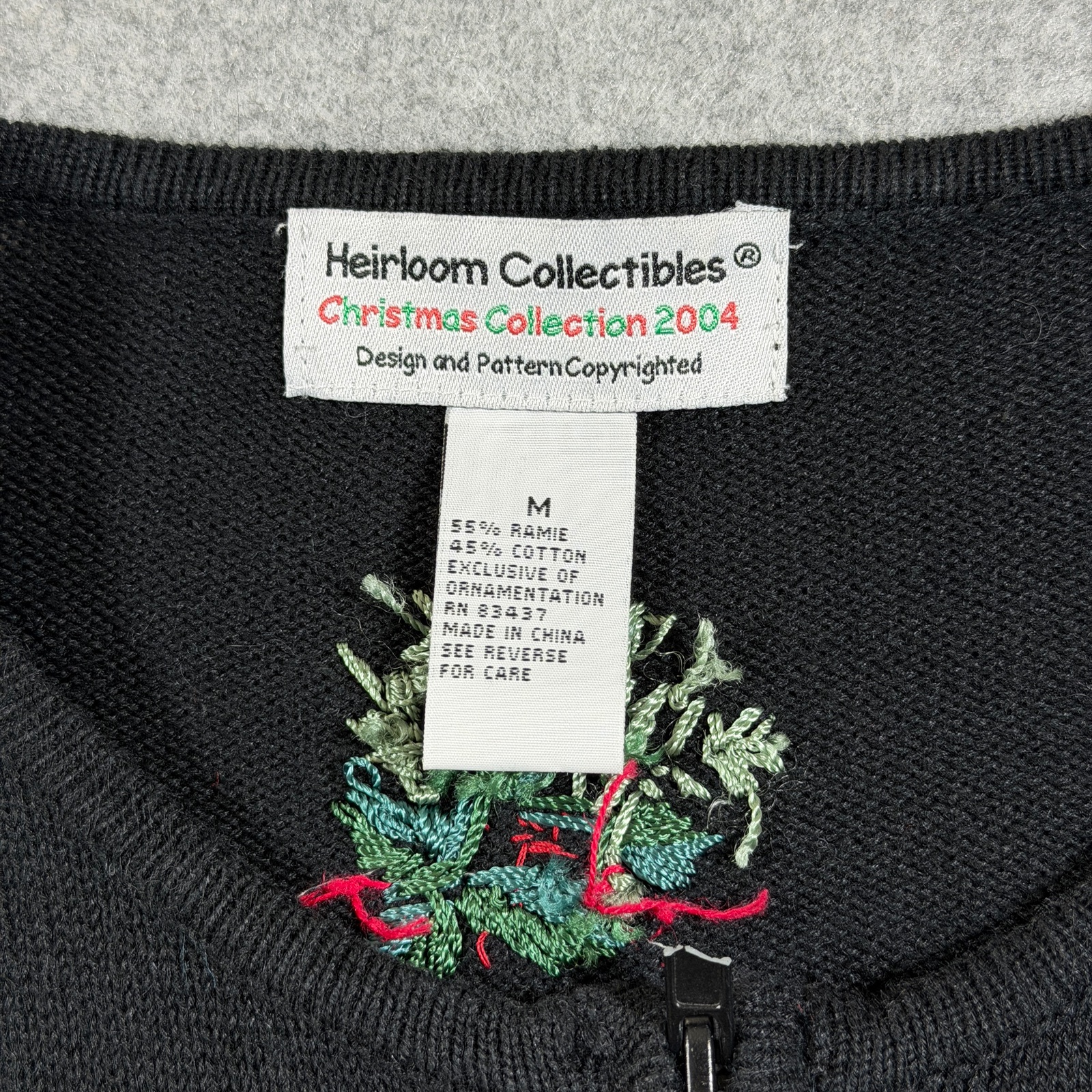 Vintage 2004 Heirloom Collectibles Christmas Sweater Womens M Black Holiday thumbnail 4