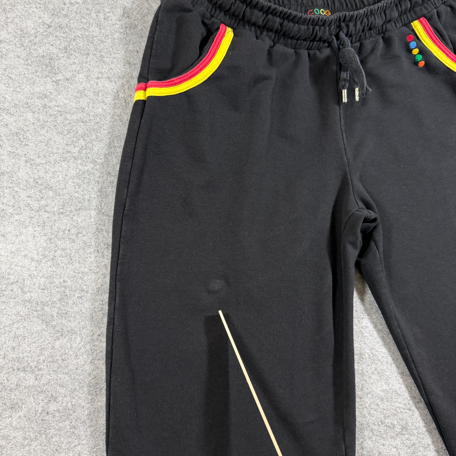 Coogi Y2K Capri Sweatpants Womens L Black Red Yellow Stripe Embroidered Casual thumbnail 3