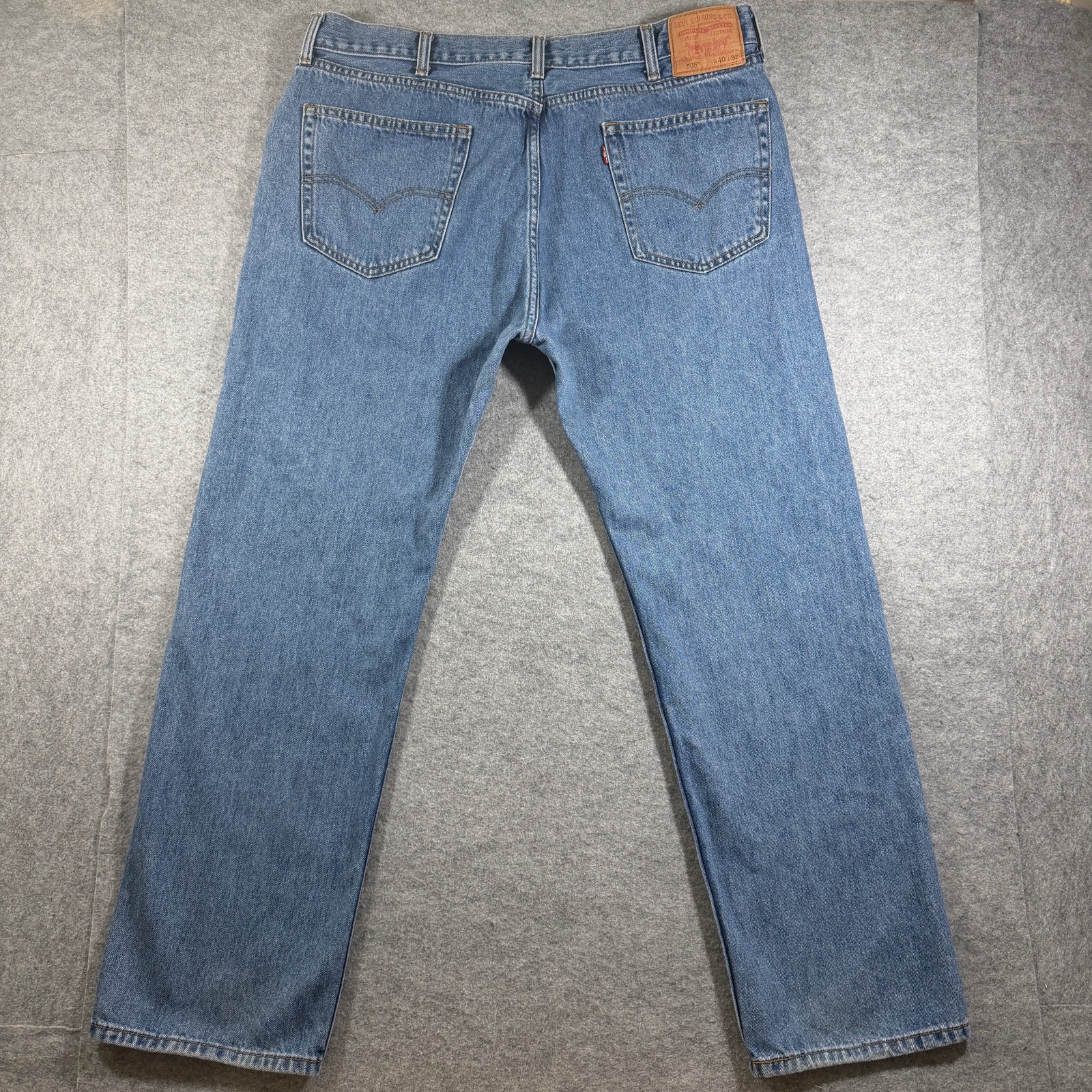 Levi's 501 Jeans Mens 40x32 Medium Blue Wash Straight Loose Fit Red Tab Denim thumbnail 2