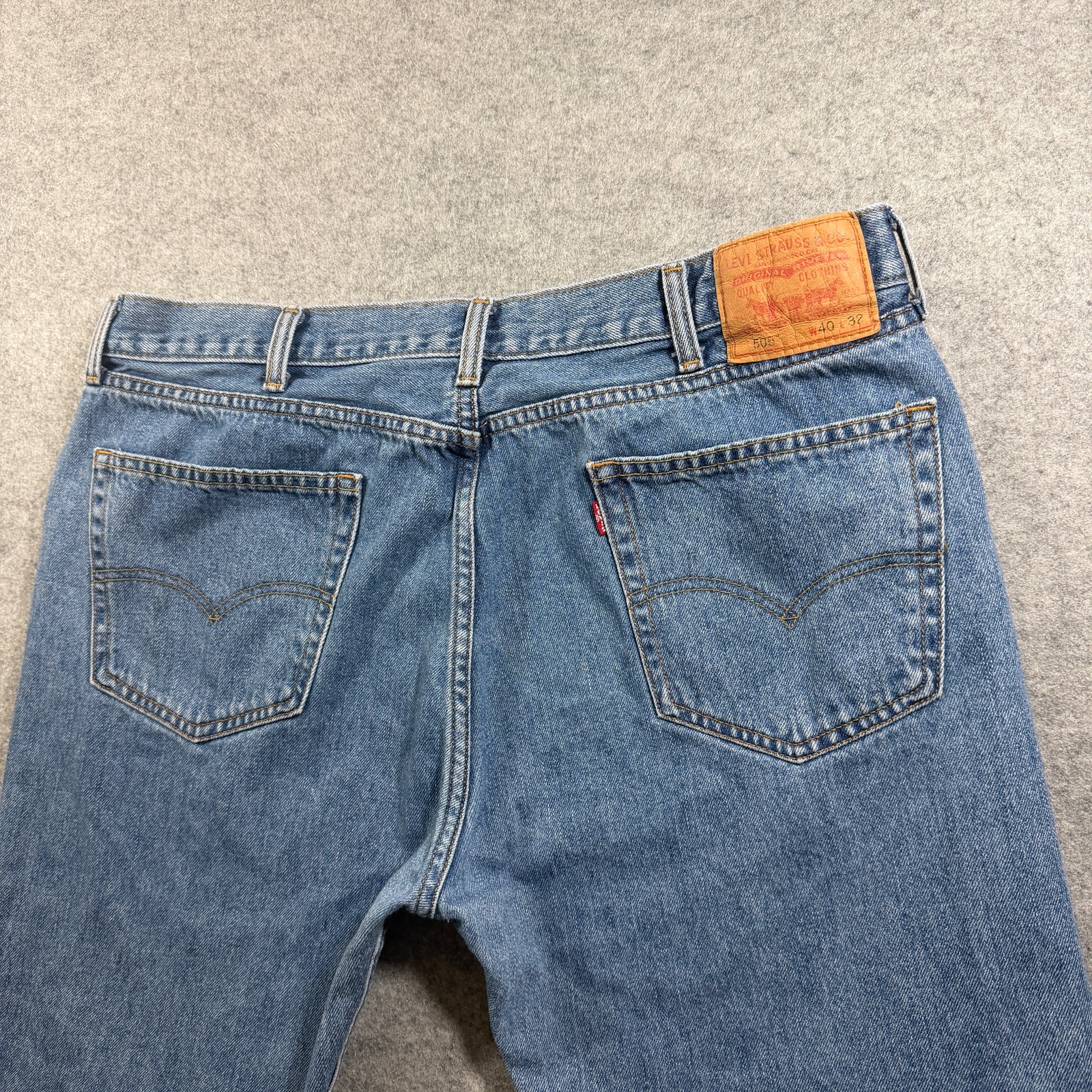 Levi's 501 Jeans Mens 40x32 Medium Blue Wash Straight Loose Fit Red Tab Denim thumbnail 3