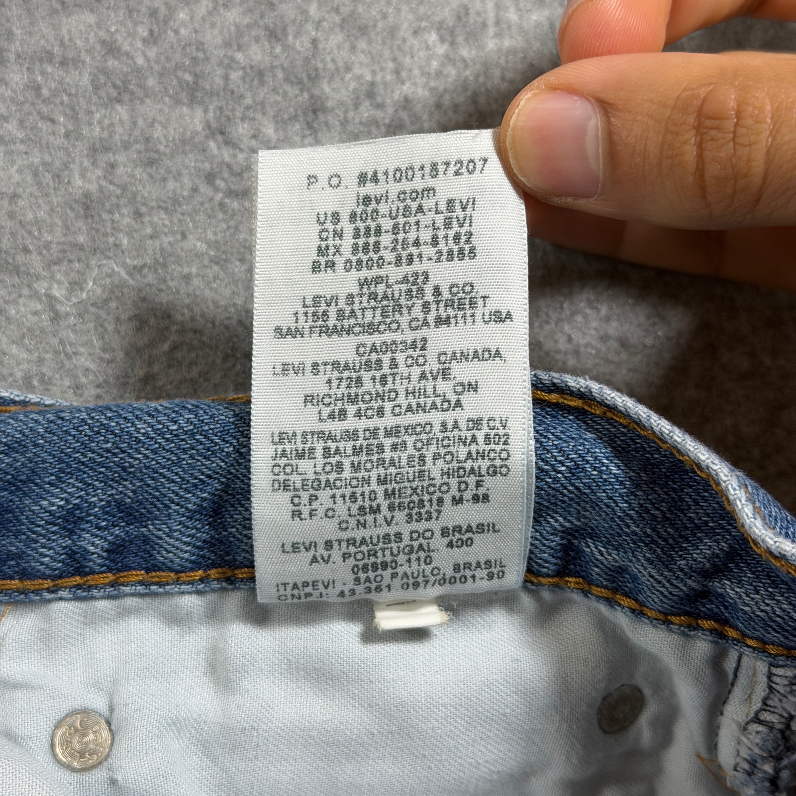 Levi's 501 Jeans Mens 40x32 Medium Blue Wash Straight Loose Fit Red Tab Denim thumbnail 12