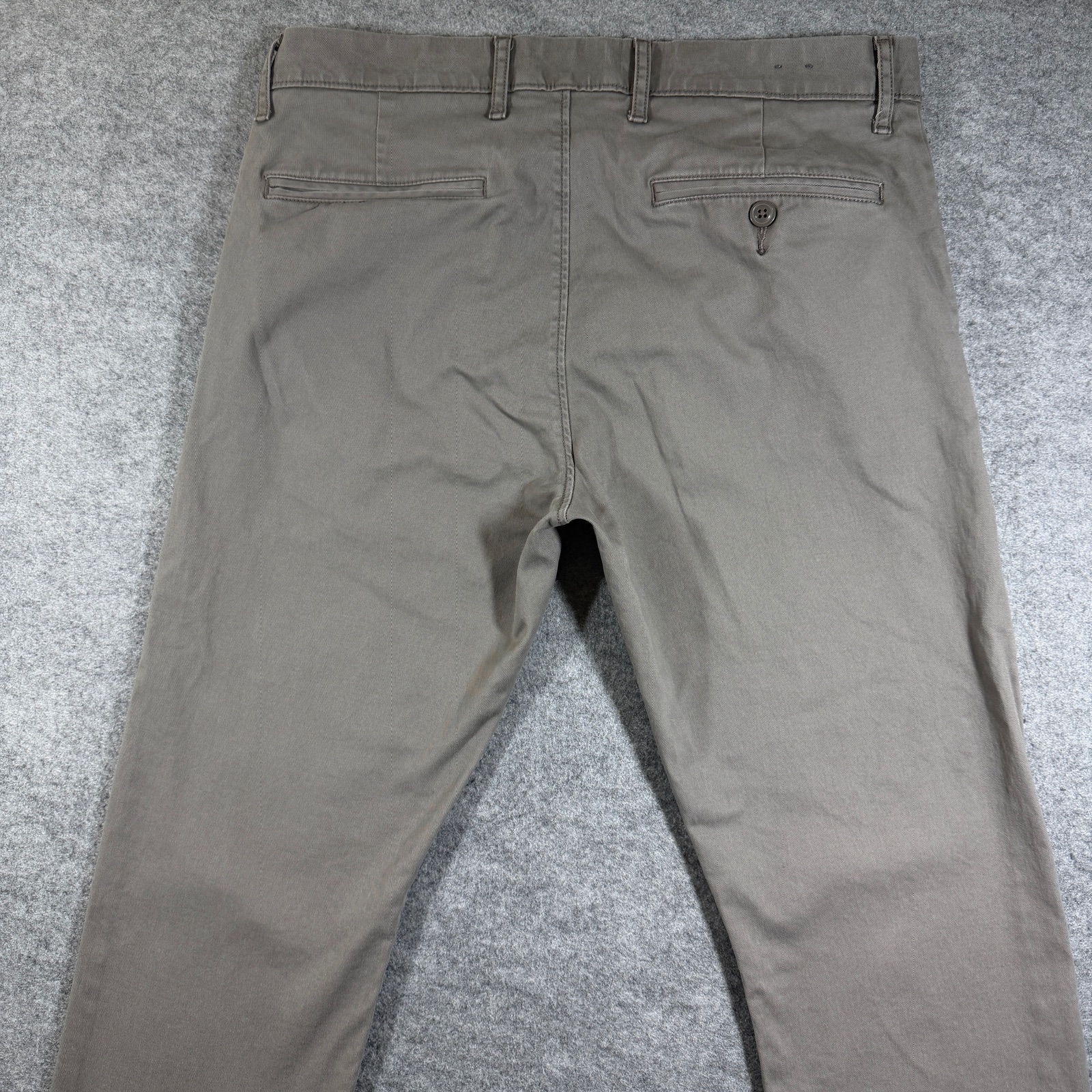 J. Crew Chino Pants Mens 31x32 Khaki Slim Fit Flat Front Cuffed Preppy Casual thumbnail 4