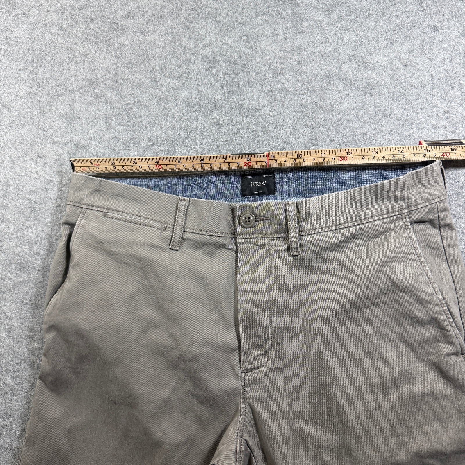 J. Crew Chino Pants Mens 31x32 Khaki Slim Fit Flat Front Cuffed Preppy Casual thumbnail 5