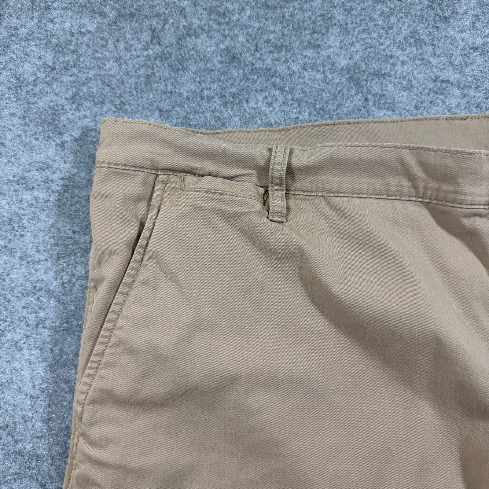 L.L.Bean Chino Shorts Mens 44W Khaki Stretch Flat Front Casual Preppy Cotton thumbnail 3
