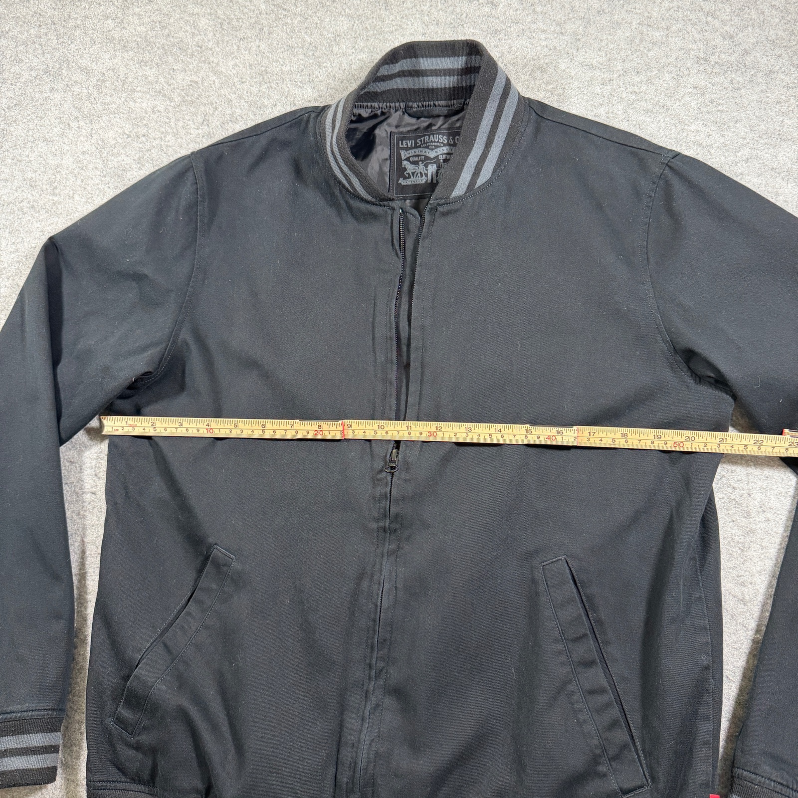 Levi's Bomber Jacket Mens M Black Varsity Zip Front Relaxed Fit Streetwear thumbnail 6