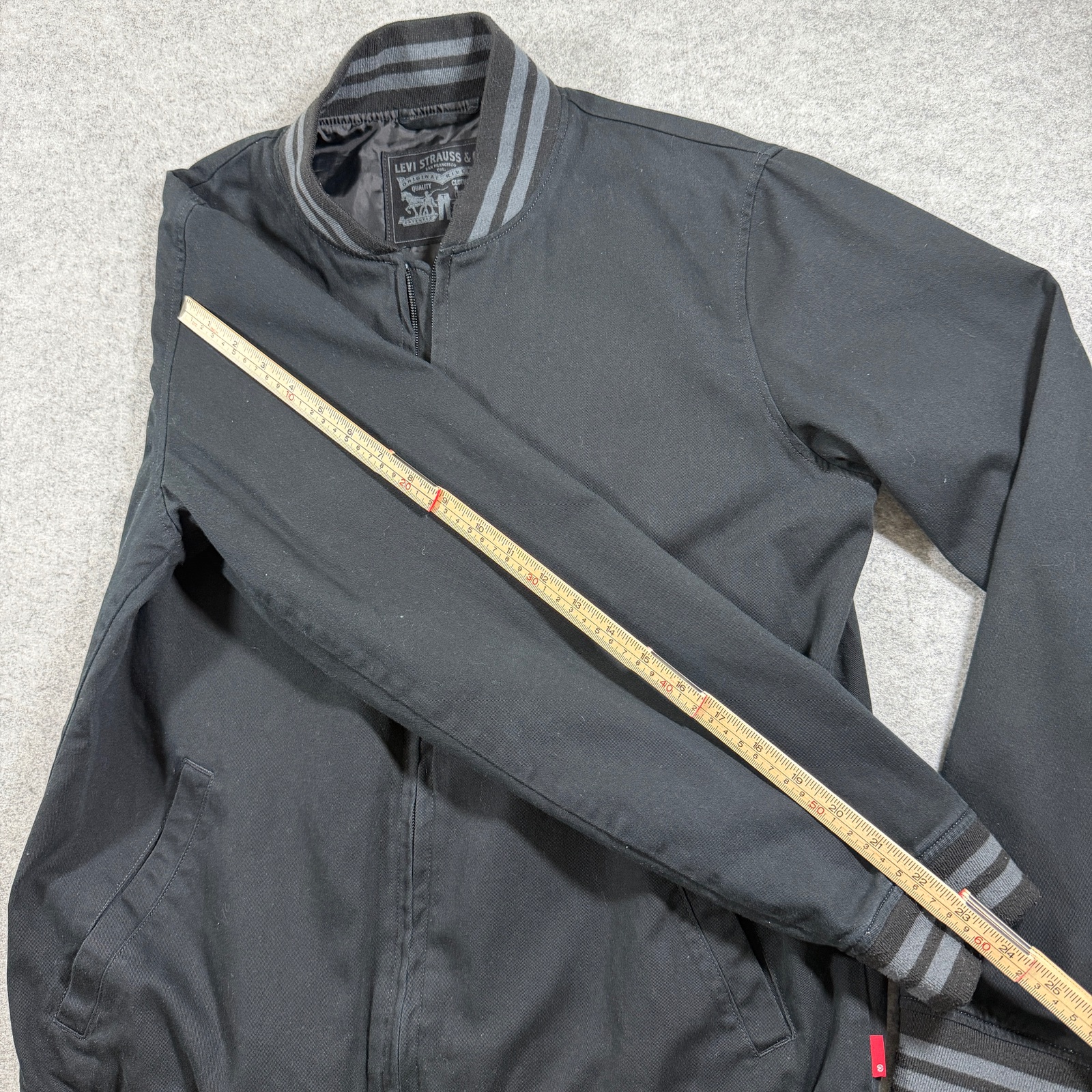 Levi's Bomber Jacket Mens M Black Varsity Zip Front Relaxed Fit Streetwear thumbnail 7