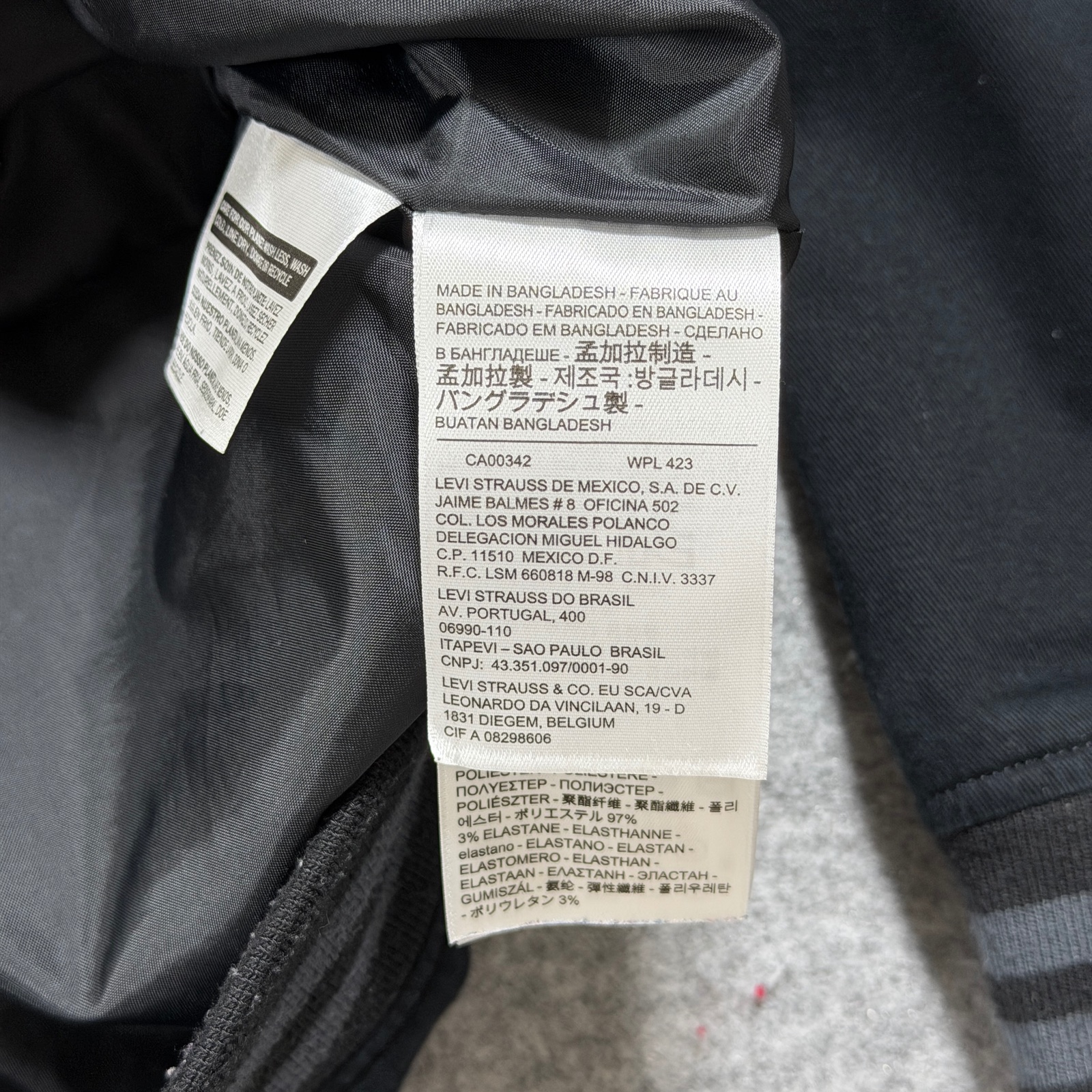 Levi's Bomber Jacket Mens M Black Varsity Zip Front Relaxed Fit Streetwear thumbnail 9
