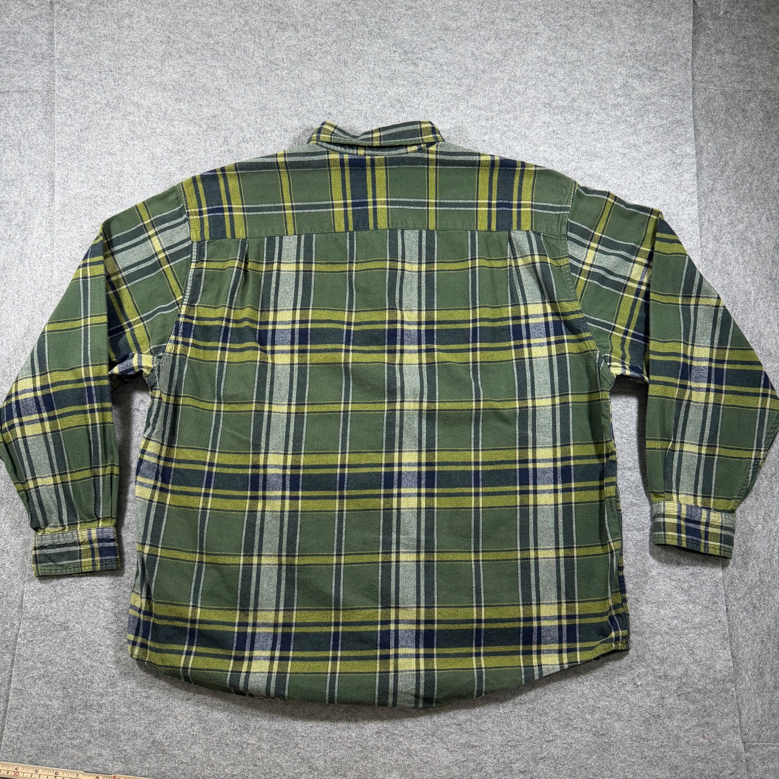 Eddie Bauer Flannel Shirt Mens XL Green Plaid Button Down Vintage Workwear thumbnail 2