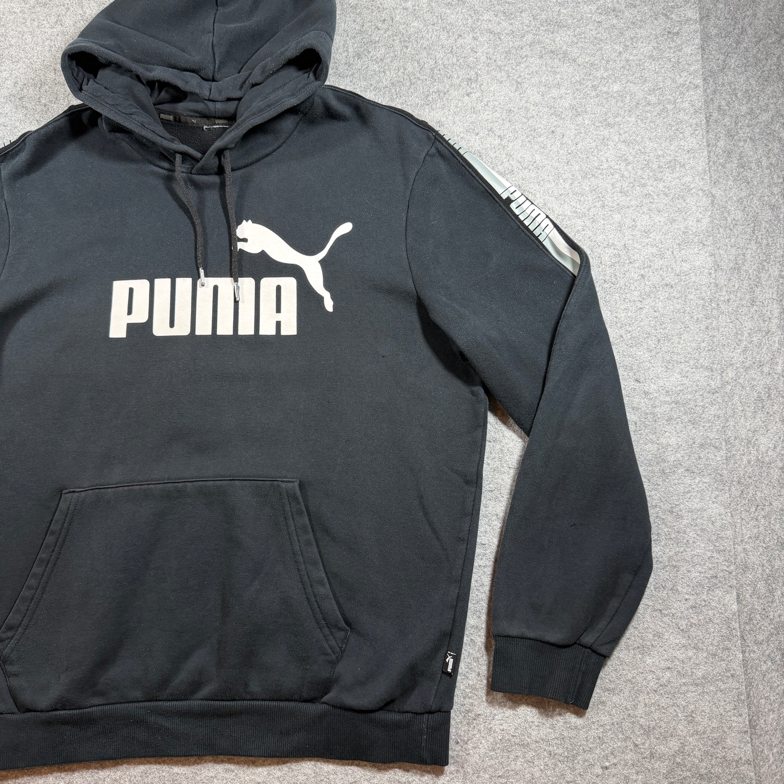 Puma Essentials Hoodie Mens L Black Fleece Taped Logo Sleeve Stripes Streetwear thumbnail 4