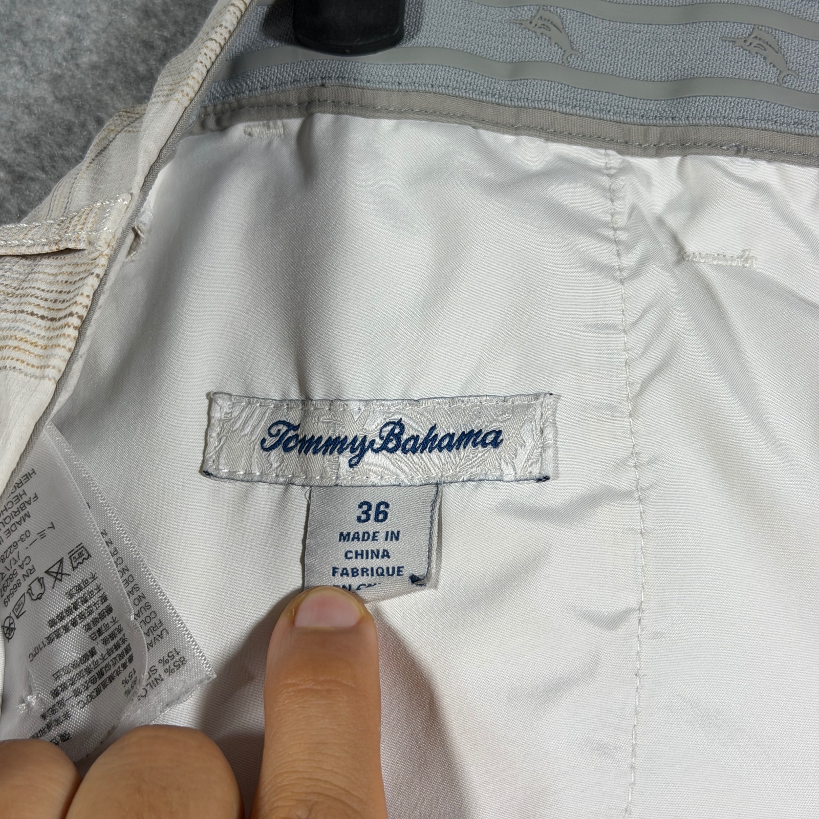 Tommy Bahama Golf Shorts Mens 36 Cream Plaid Flat Front Preppy Zip Pockets thumbnail 6