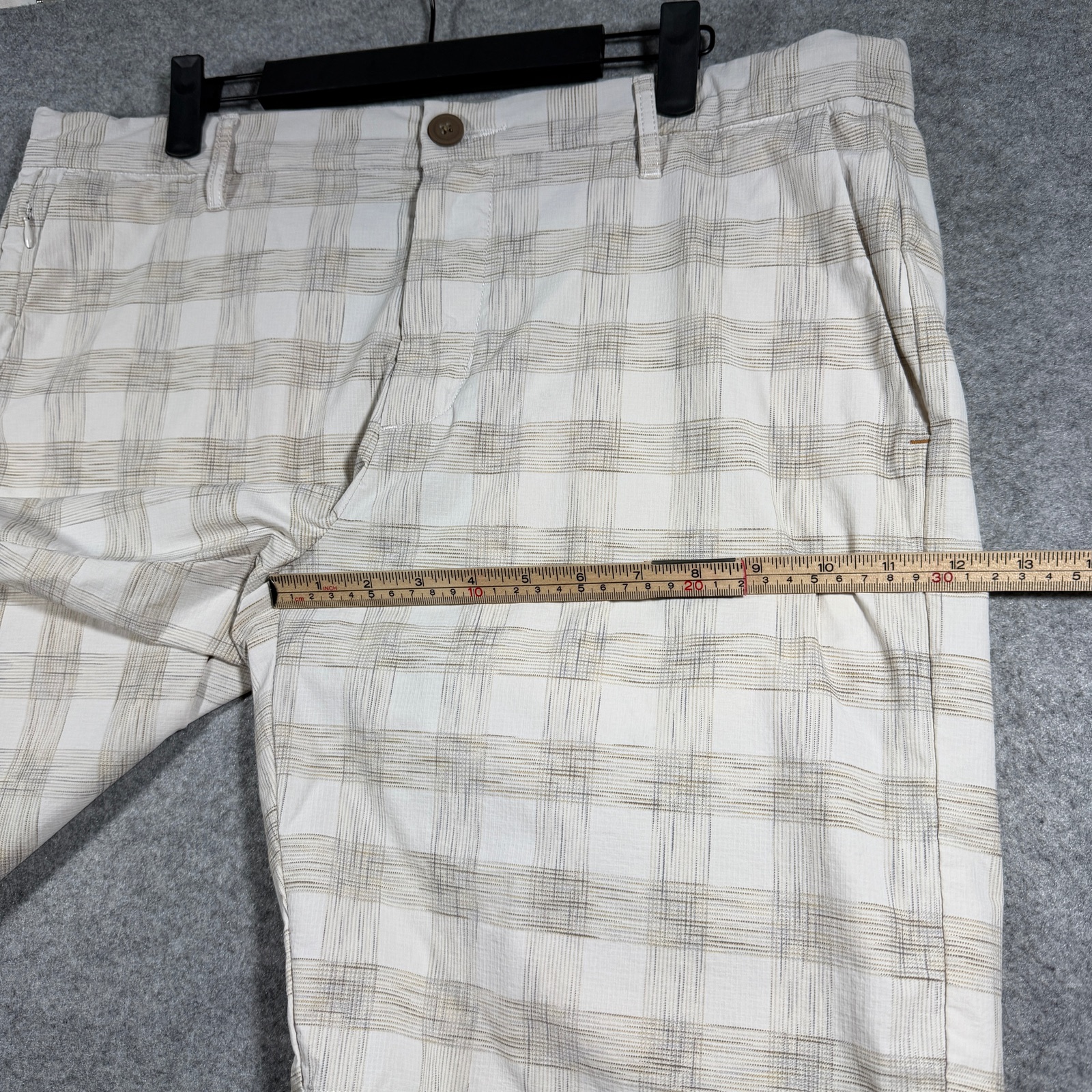 Tommy Bahama Golf Shorts Mens 36 Cream Plaid Flat Front Preppy Zip Pockets thumbnail 8