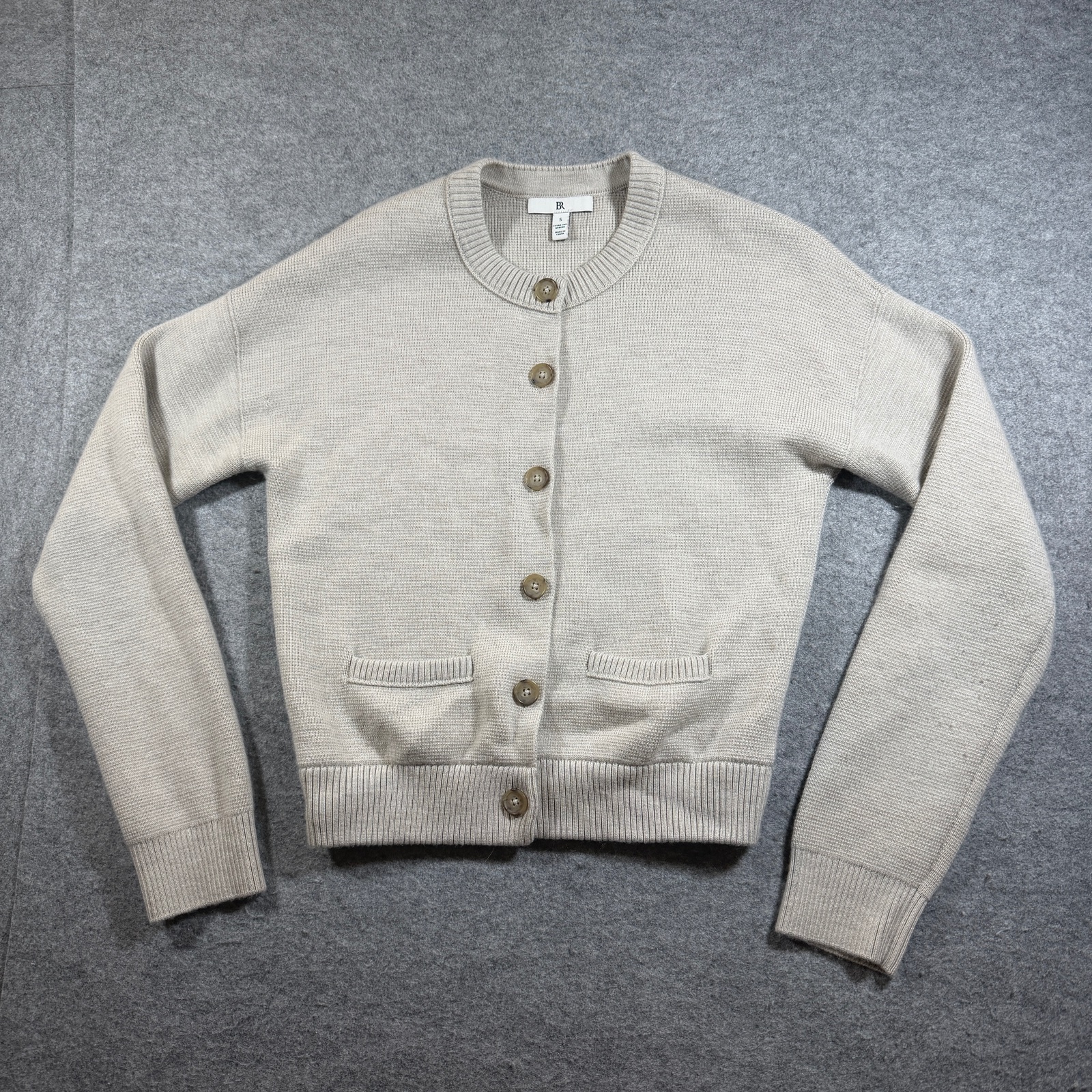 Banana Republic Cardigan Womens S Oatmeal 100% Soft Merino Wool Cropped Preppy