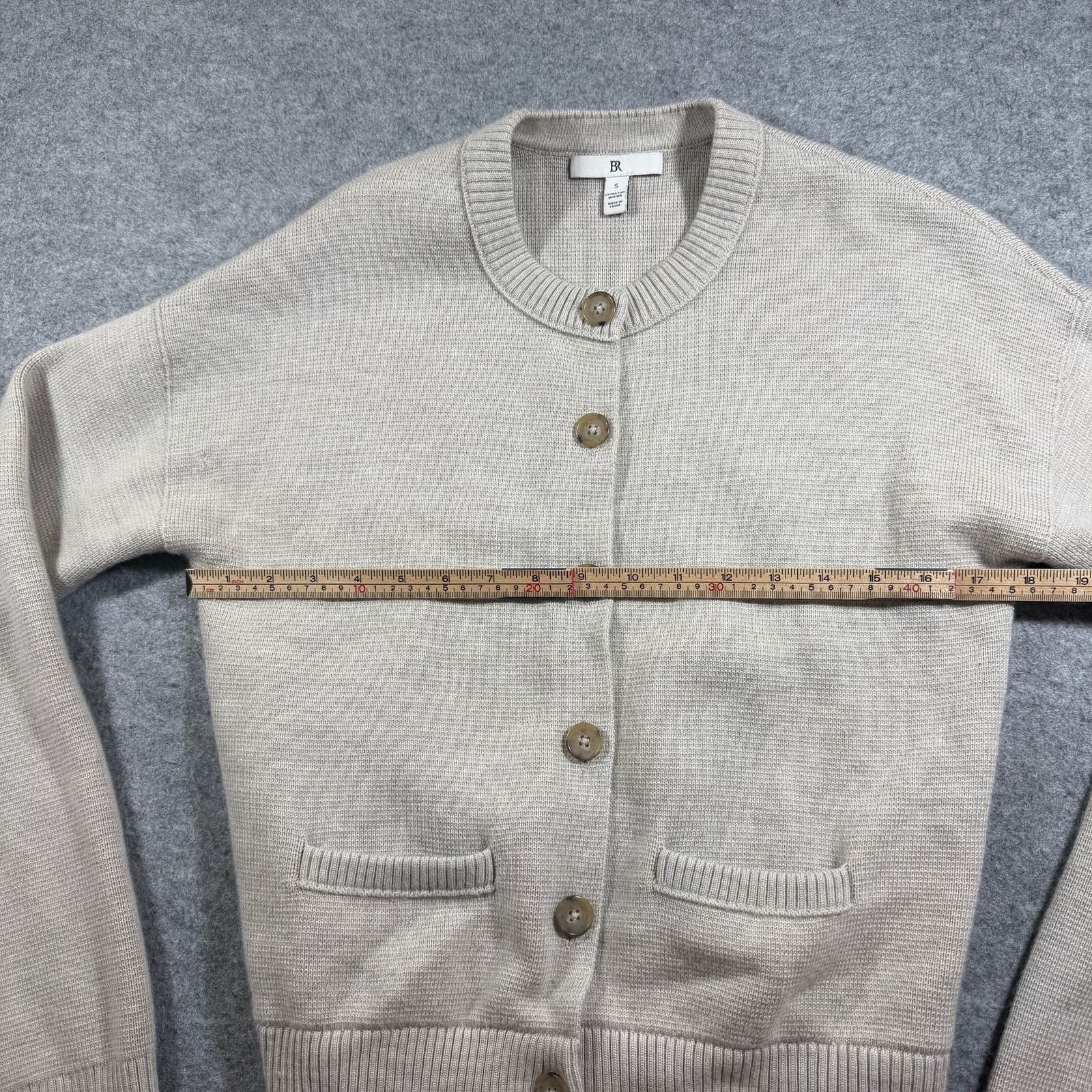 Banana Republic Cardigan Womens S Oatmeal 100% Soft Merino Wool Cropped Preppy thumbnail 7