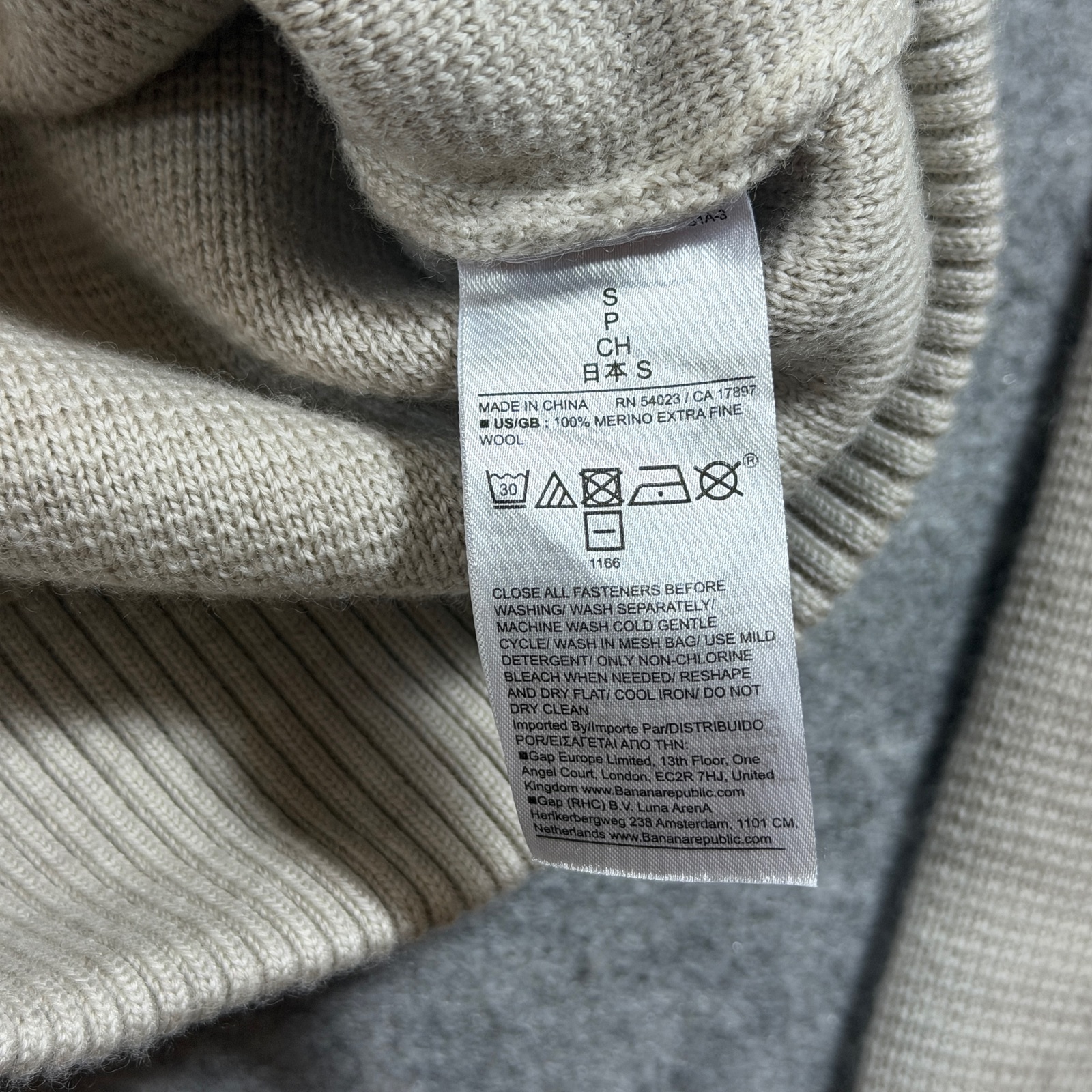 Banana Republic Cardigan Womens S Oatmeal 100% Soft Merino Wool Cropped Preppy thumbnail 10