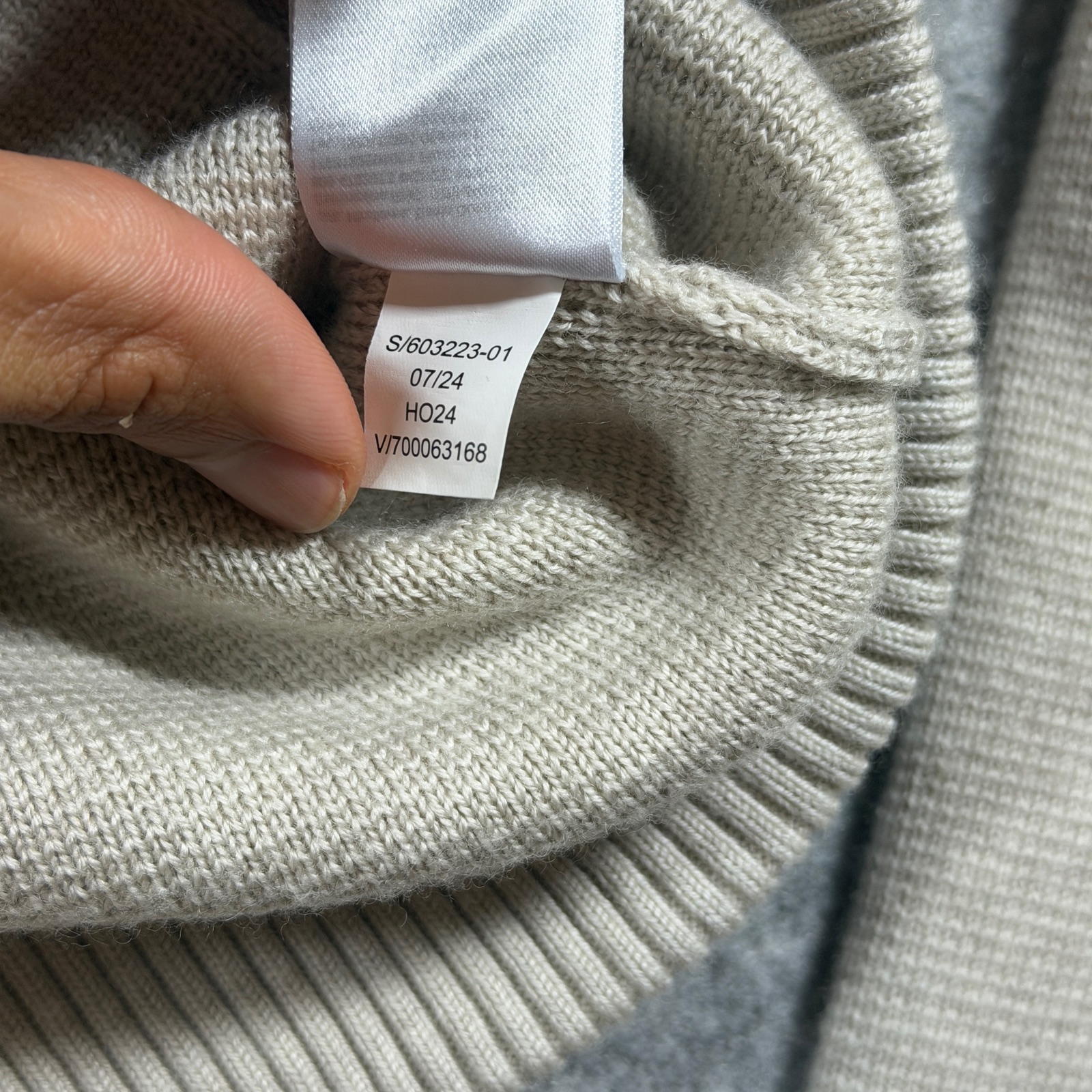 Banana Republic Cardigan Womens S Oatmeal 100% Soft Merino Wool Cropped Preppy thumbnail 11
