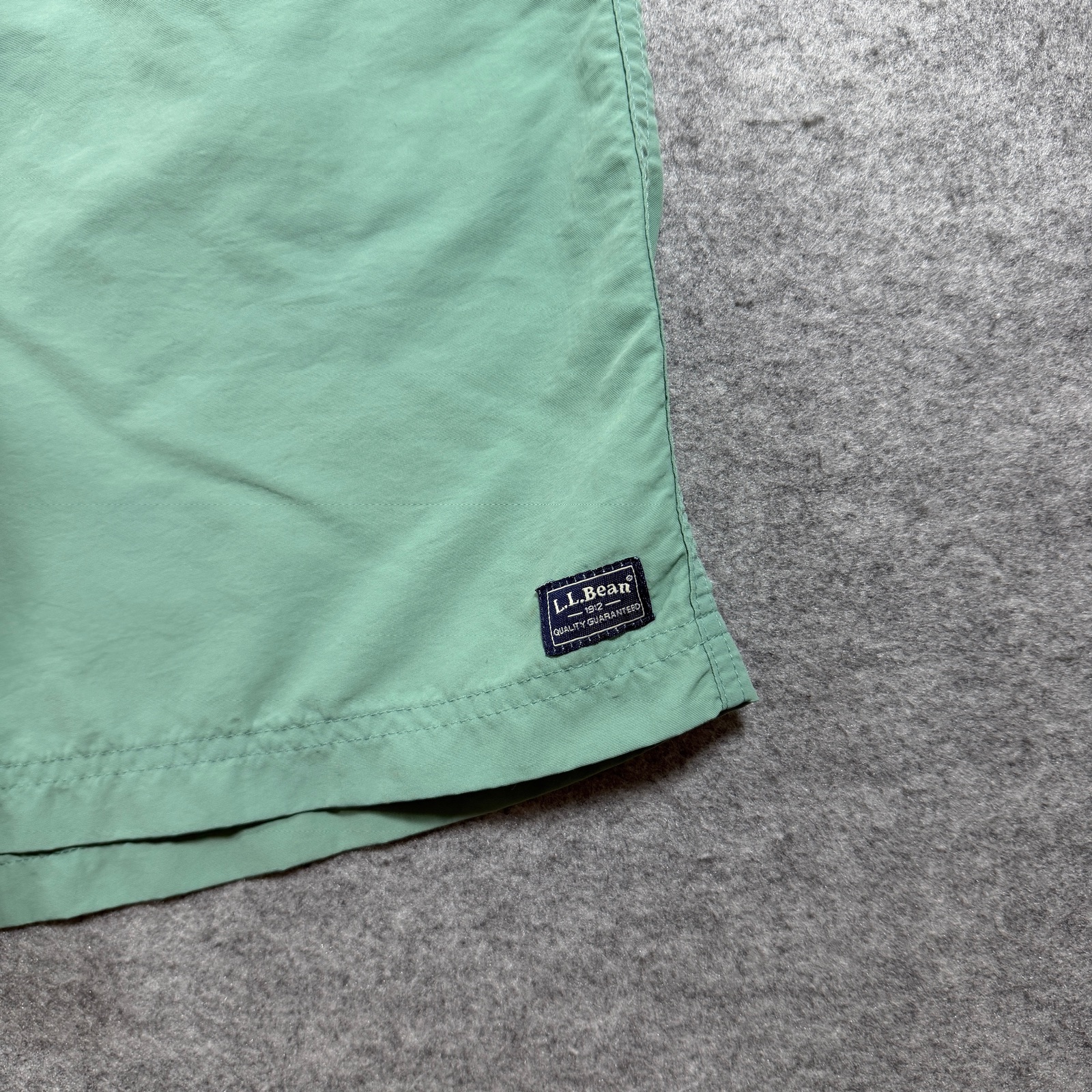 L.L.Bean Board Shorts Mens L Sage Green Elastic Waist Flap Pocket Swim Outdoor thumbnail 3