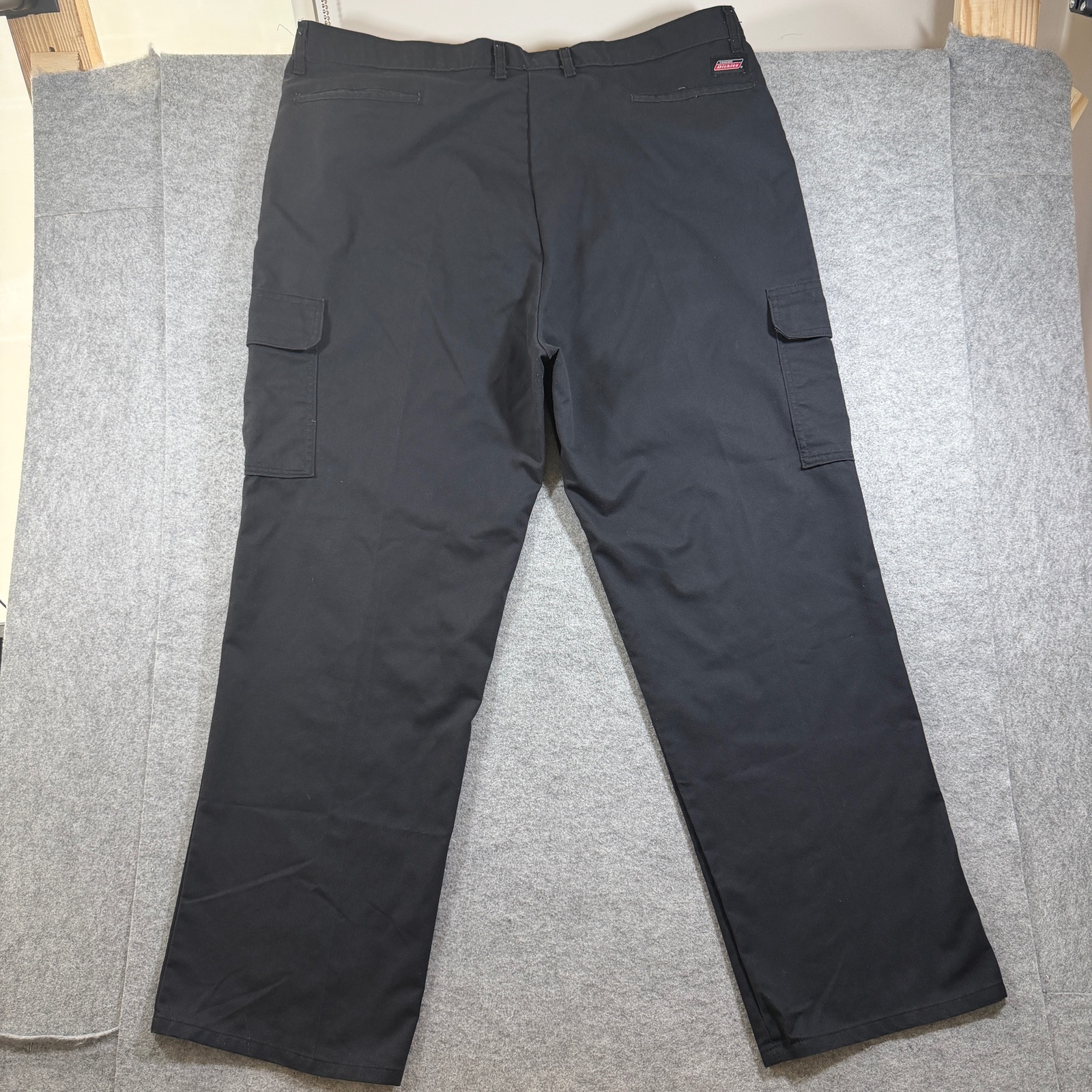 Dickies Cargo Pants Mens 44x32 Black Relaxed Fit Workwear Flap Pockets Utility thumbnail 2