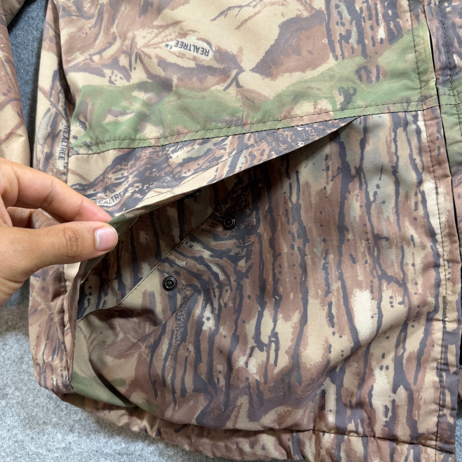 VTG Walls Water-Pruf Camo Jacket Mens L Realtree Hooded Full Zip Hunting Outdoor thumbnail 11