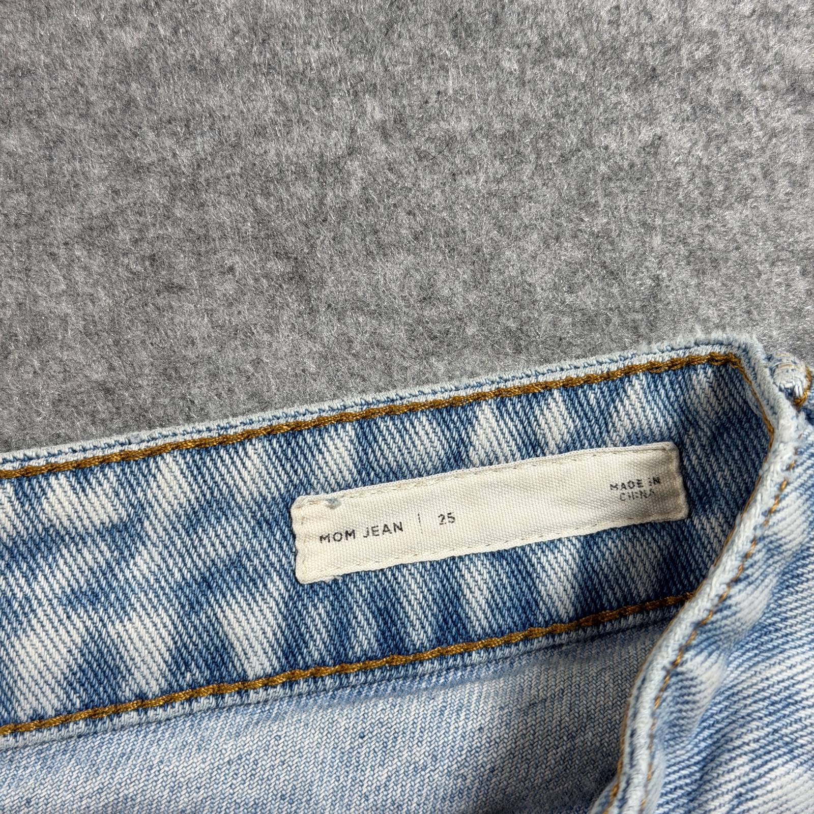 PacSun Mom Jeans Womens 25 Light Blue Wash High Rise Distressed Knee Denim thumbnail 3