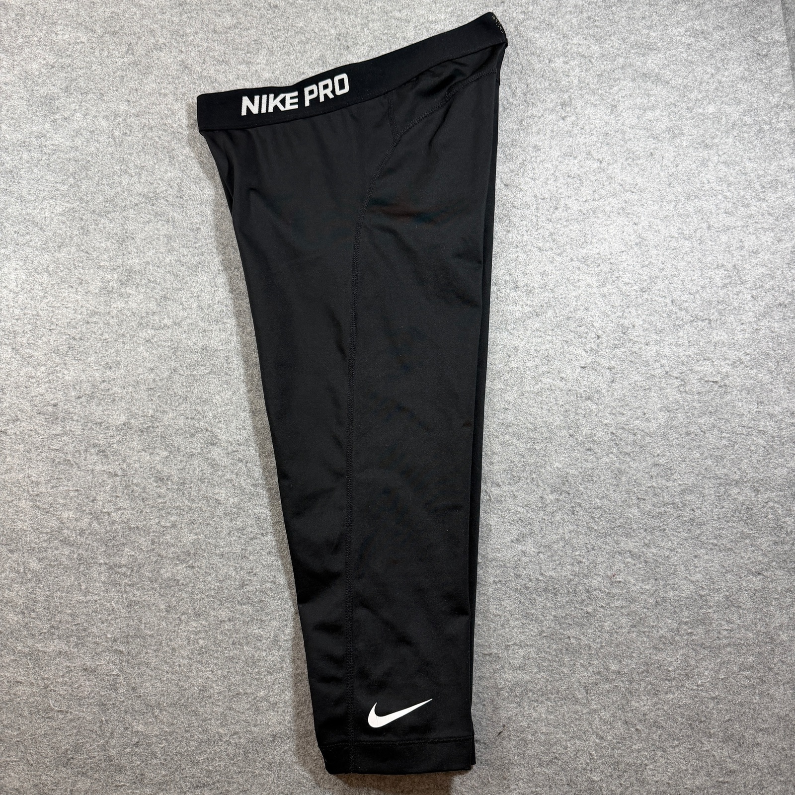 Nike Pro Capri Leggings Womens M Black Compression Dri-Fit Gym Training Workout thumbnail 3