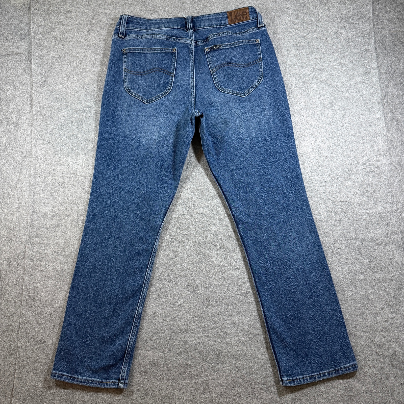 Lee Jeans Womens 8 Medium Blue Wash Straight Leg Mid Rise Stretch Denim thumbnail 2