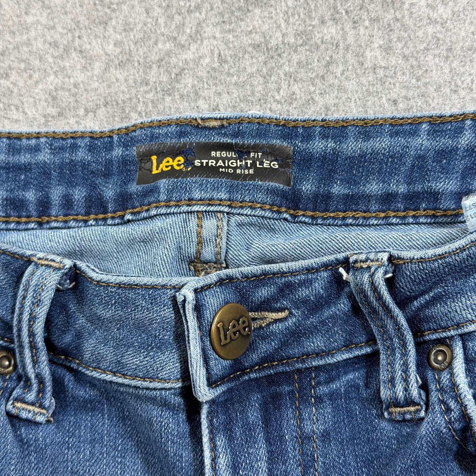 Lee Jeans Womens 8 Medium Blue Wash Straight Leg Mid Rise Stretch Denim thumbnail 3