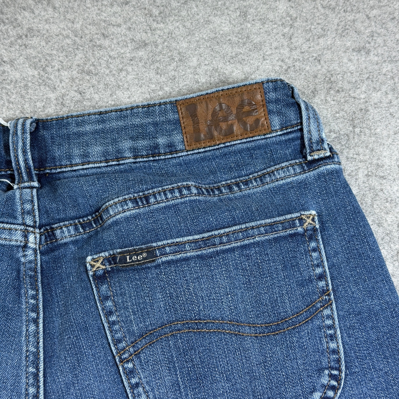 Lee Jeans Womens 8 Medium Blue Wash Straight Leg Mid Rise Stretch Denim thumbnail 6
