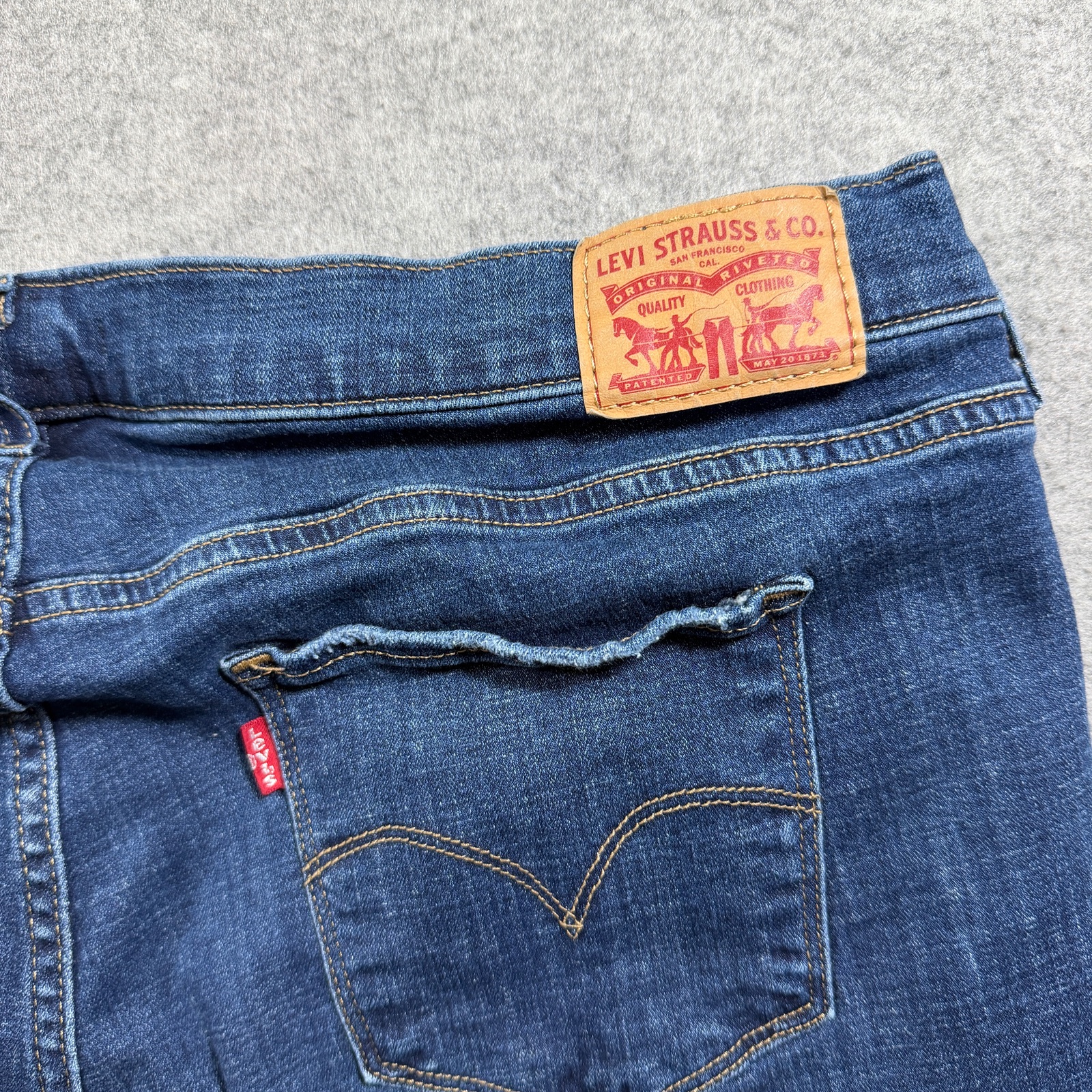 Levi's 311 Shaping Skinny Jeans Womens 20W Dark Blue Denim Stretch High Rise thumbnail 3