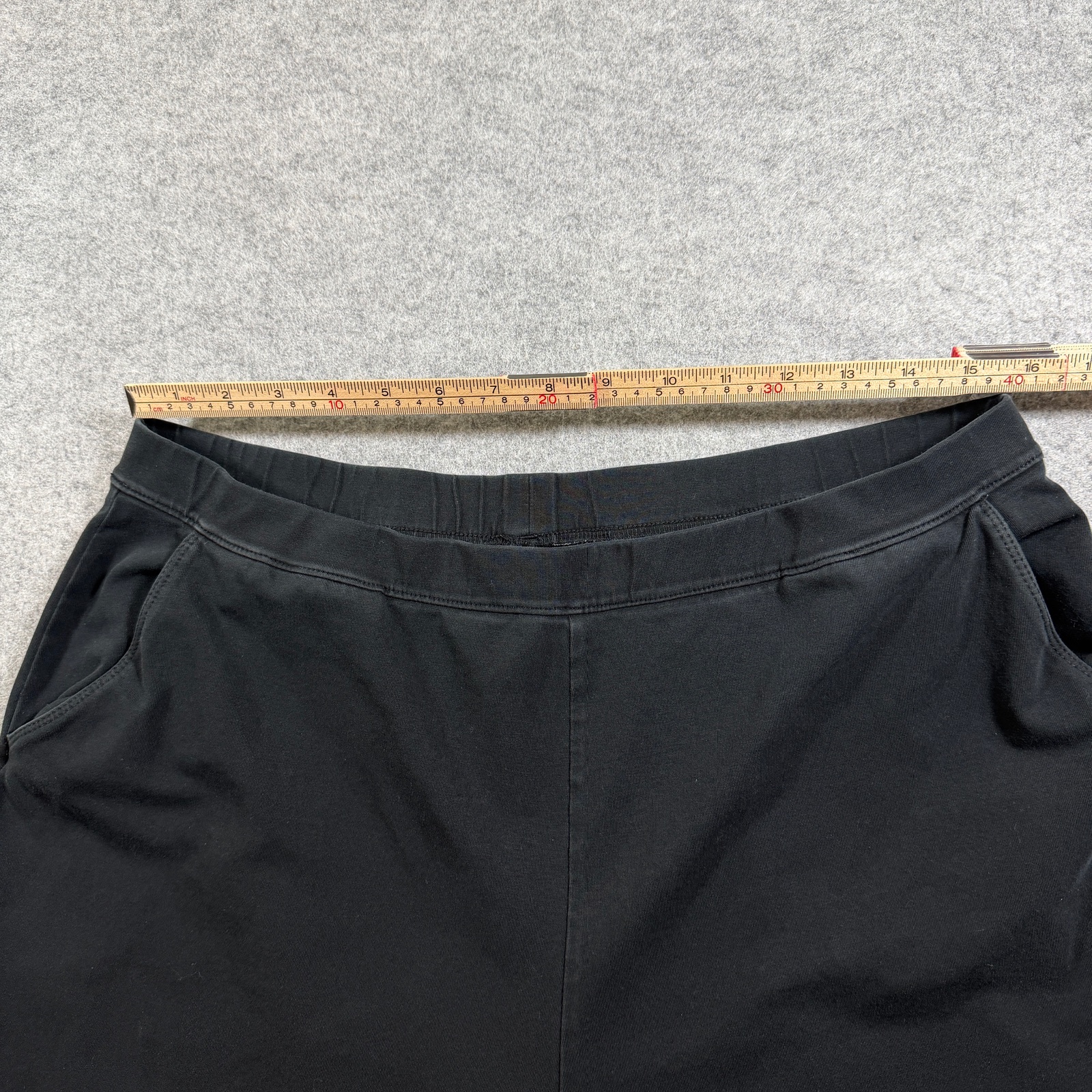 L.L.Bean Cropped Pants Womens XL Black Elastic Waist Capri Relaxed Fit Stretch thumbnail 5