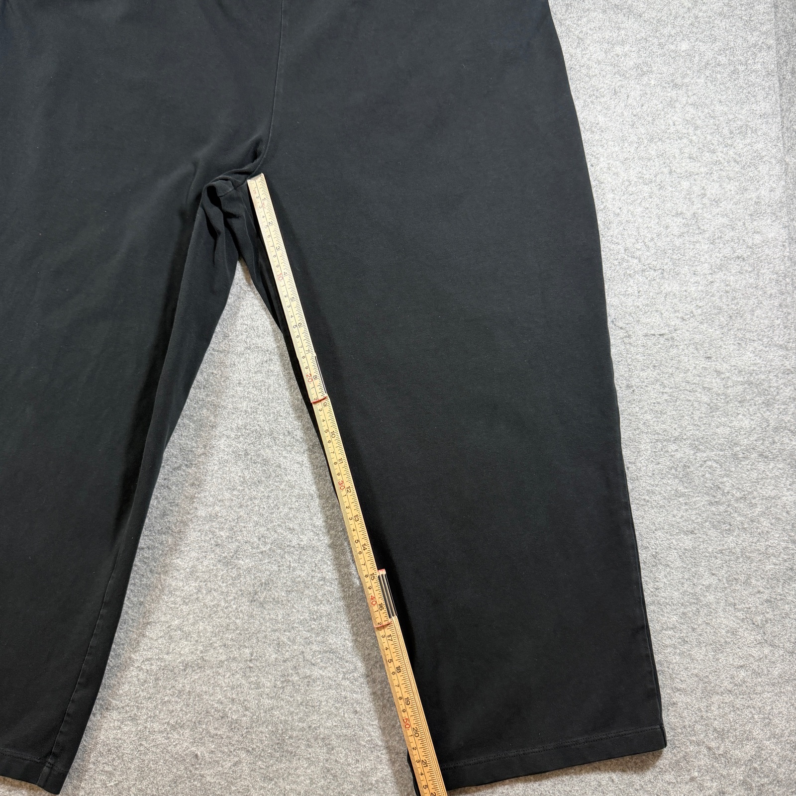 L.L.Bean Cropped Pants Womens XL Black Elastic Waist Capri Relaxed Fit Stretch thumbnail 6