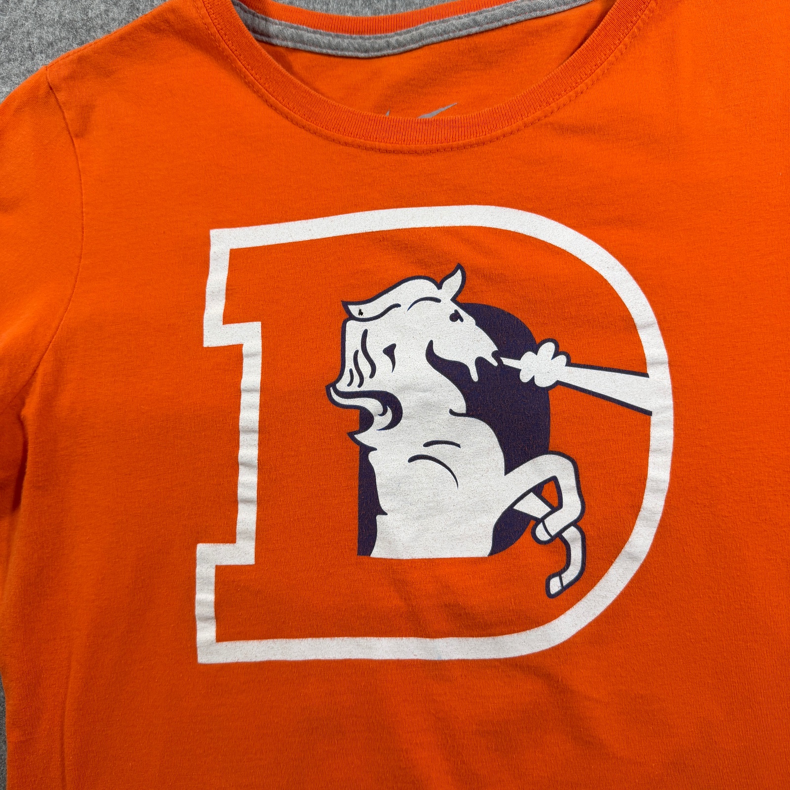 Nike Denver Broncos T Shirt Womens L Orange Retro Logo Slim Fit NFL Football thumbnail 3