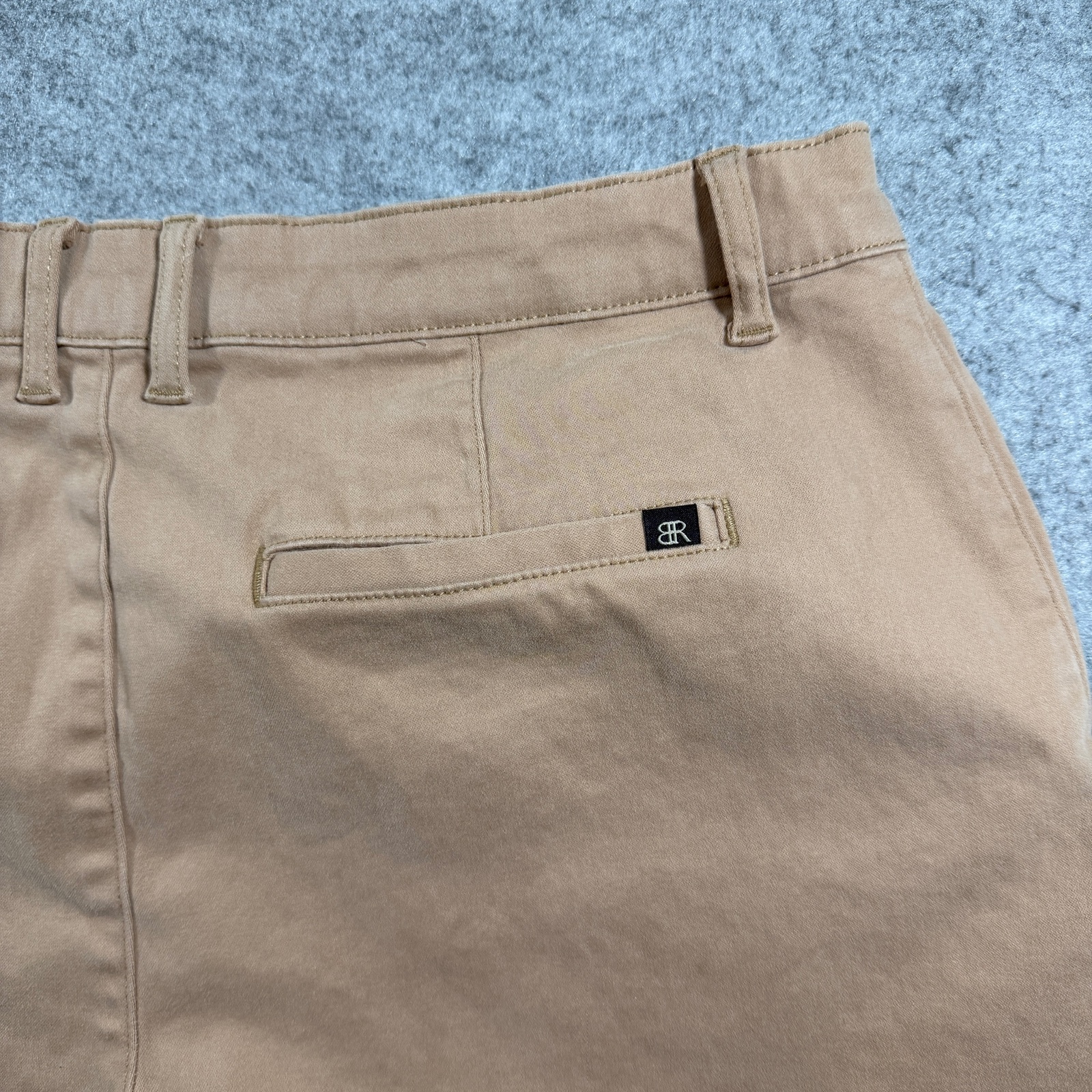 Banana Republic Chino Shorts Womens 14 Khaki Flat Front Preppy Straight Fit thumbnail 4