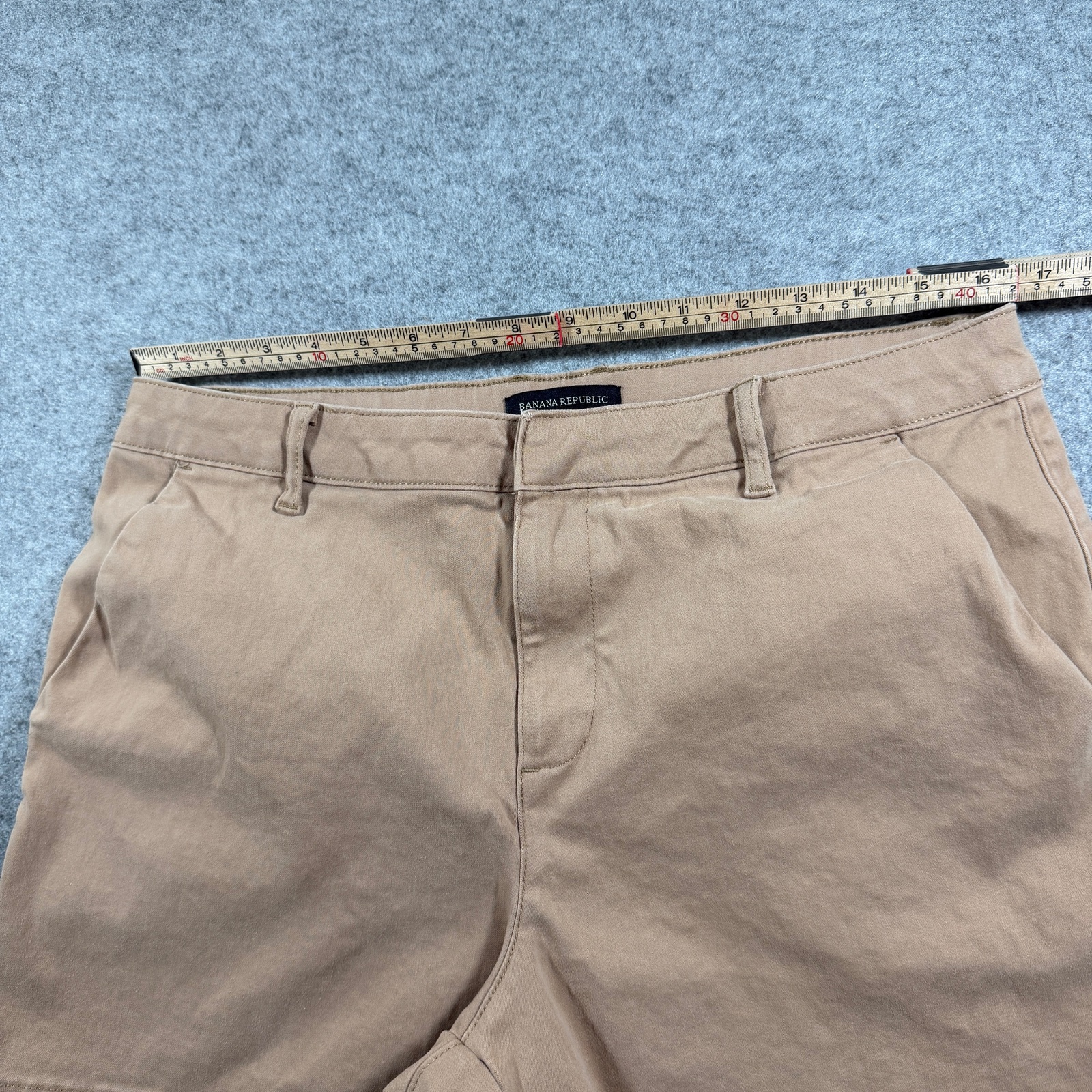 Banana Republic Chino Shorts Womens 14 Khaki Flat Front Preppy Straight Fit thumbnail 6