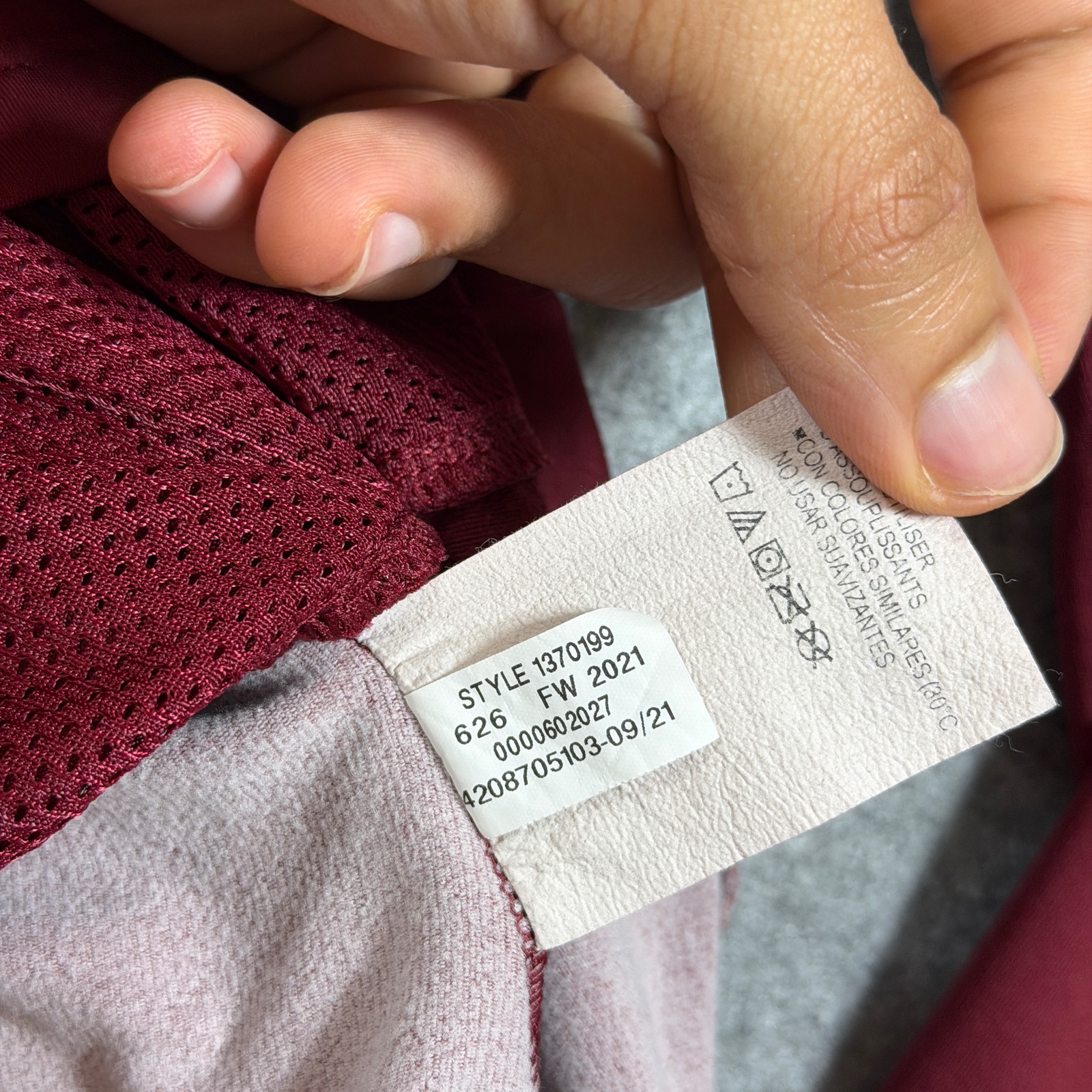 Under Armour ColdGear 1/4 Zip Pullover Womens XL Maroon Fitted Thumbholes Active thumbnail 9