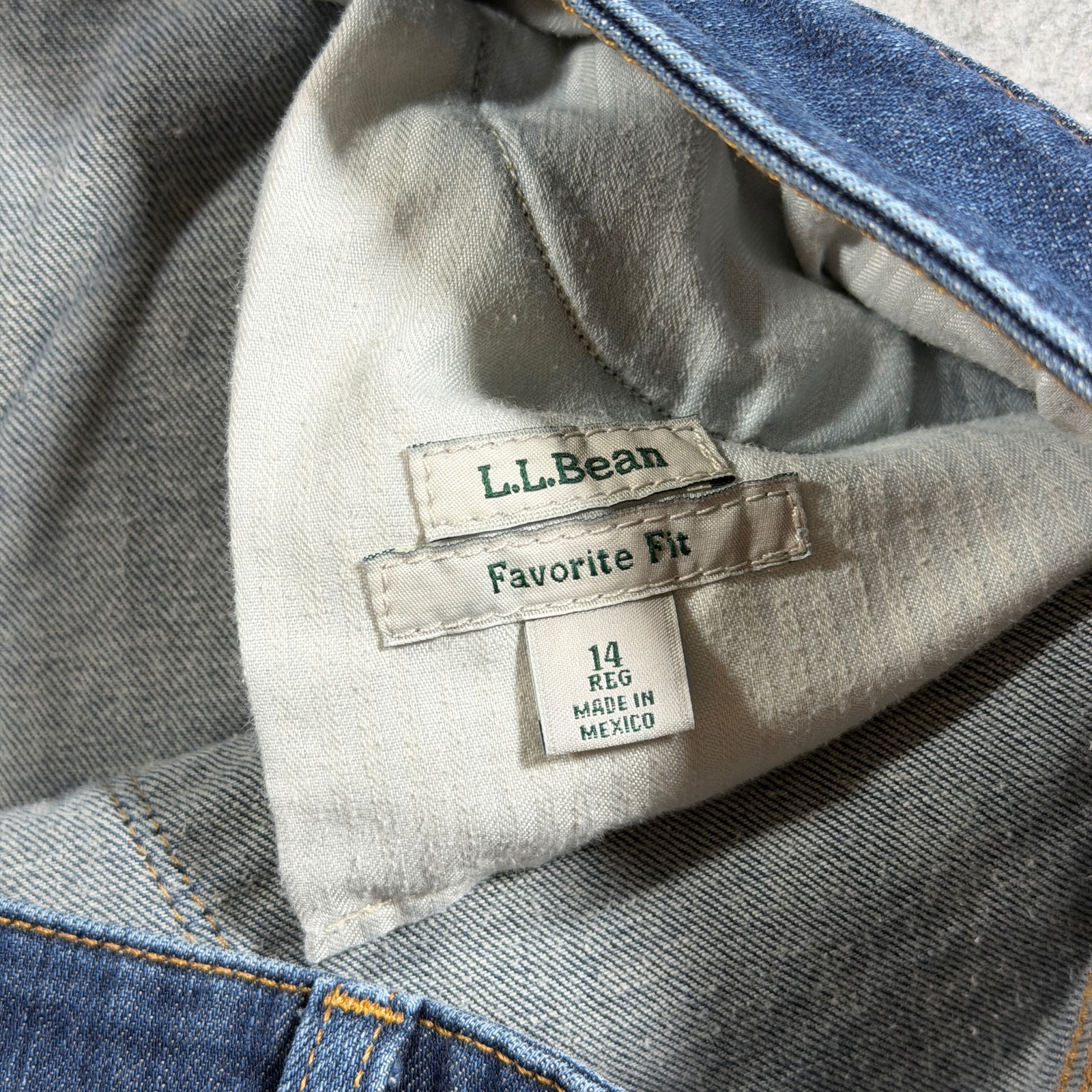 L.L.Bean Favorite Fit Jeans Womens 14 Dark Blue Wash Stretch Denim Classic Pants thumbnail 3