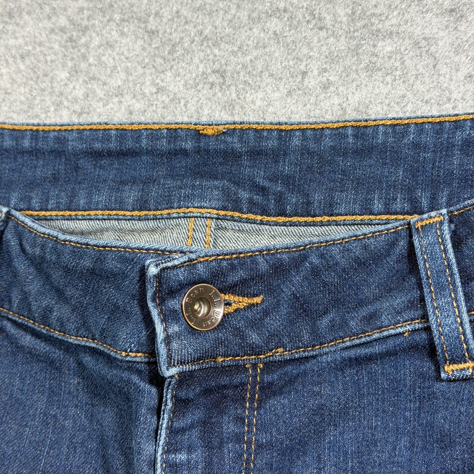 L.L.Bean Favorite Fit Jeans Womens 14 Dark Blue Wash Stretch Denim Classic Pants thumbnail 4
