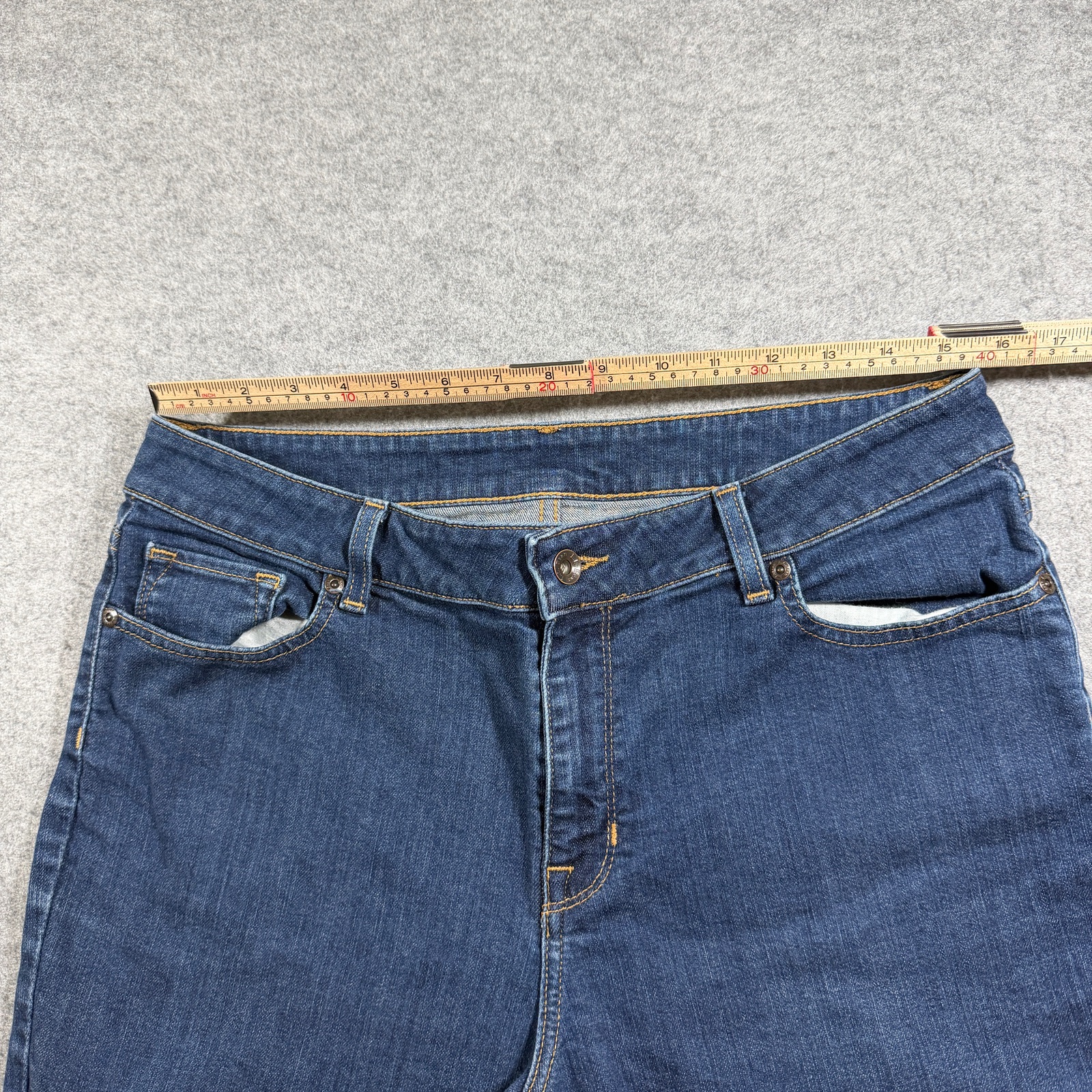 L.L.Bean Favorite Fit Jeans Womens 14 Dark Blue Wash Stretch Denim Classic Pants thumbnail 6