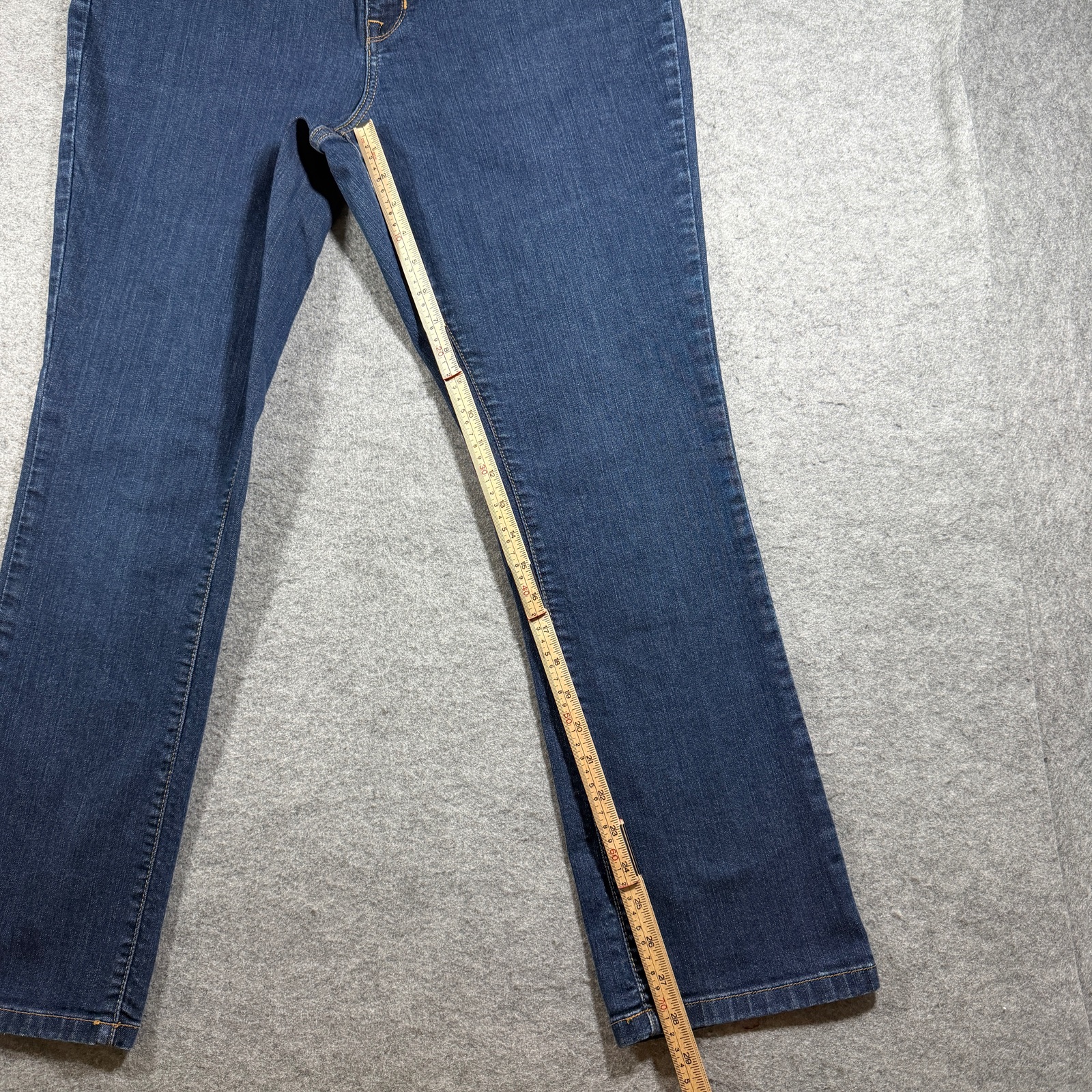 L.L.Bean Favorite Fit Jeans Womens 14 Dark Blue Wash Stretch Denim Classic Pants thumbnail 7