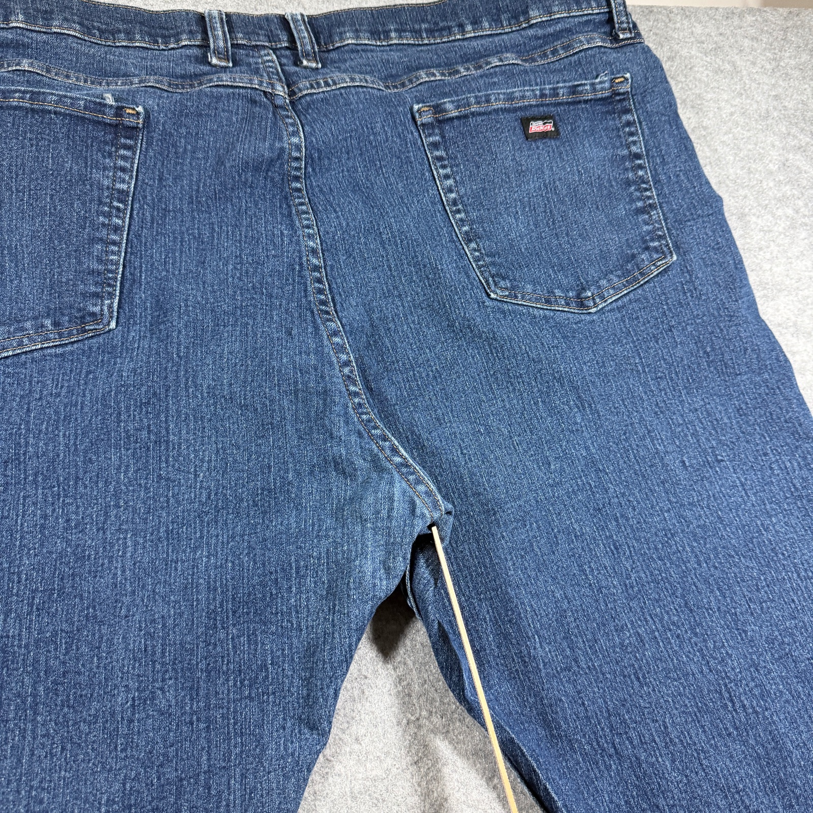 Dickies Jeans Mens 44x32 Dark Blue Denim Straight Leg Workwear Five Pocket thumbnail 5