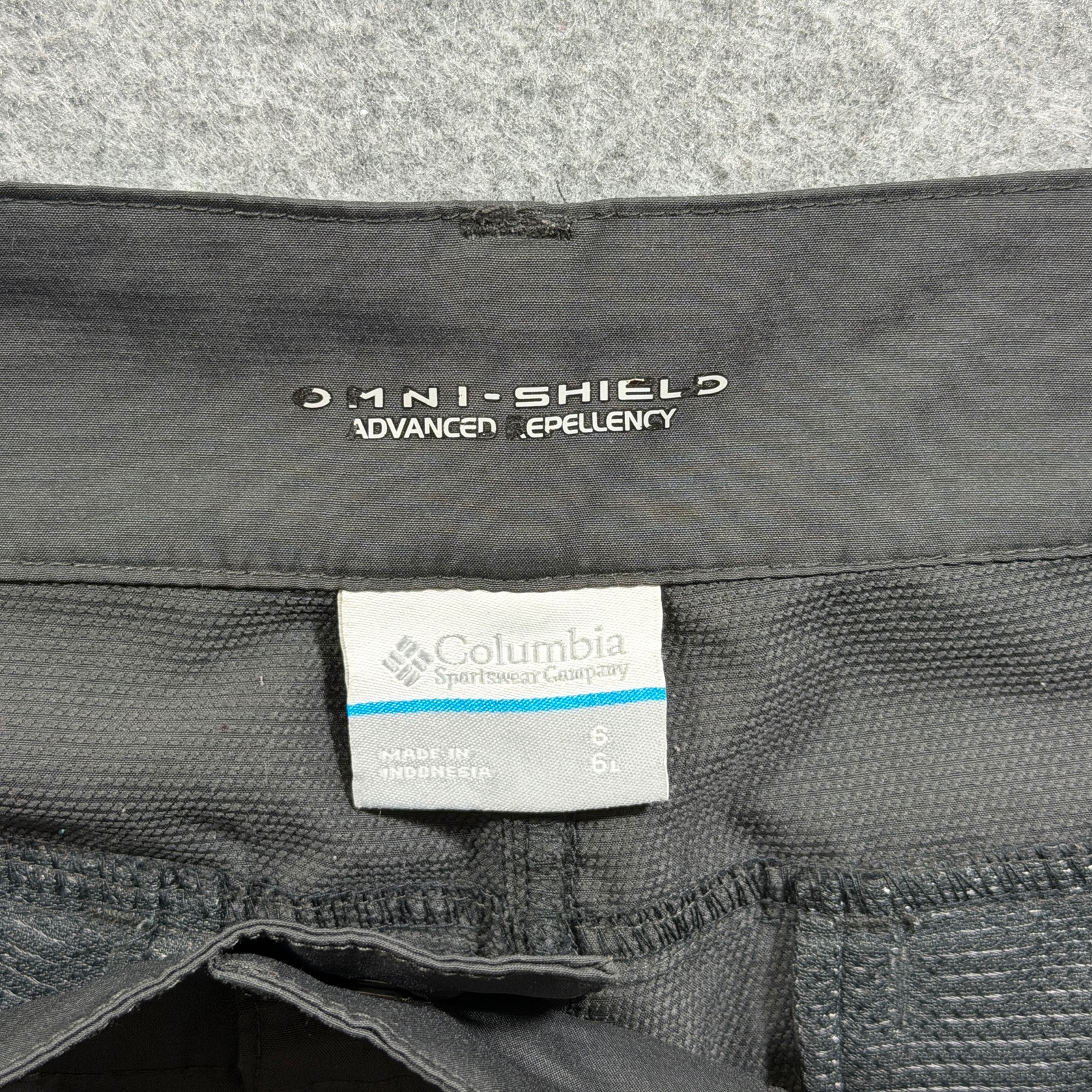 Columbia Omni-Shield Shorts Womens 6 Charcoal Gray Flap Pockets Outdoor Golf thumbnail 3